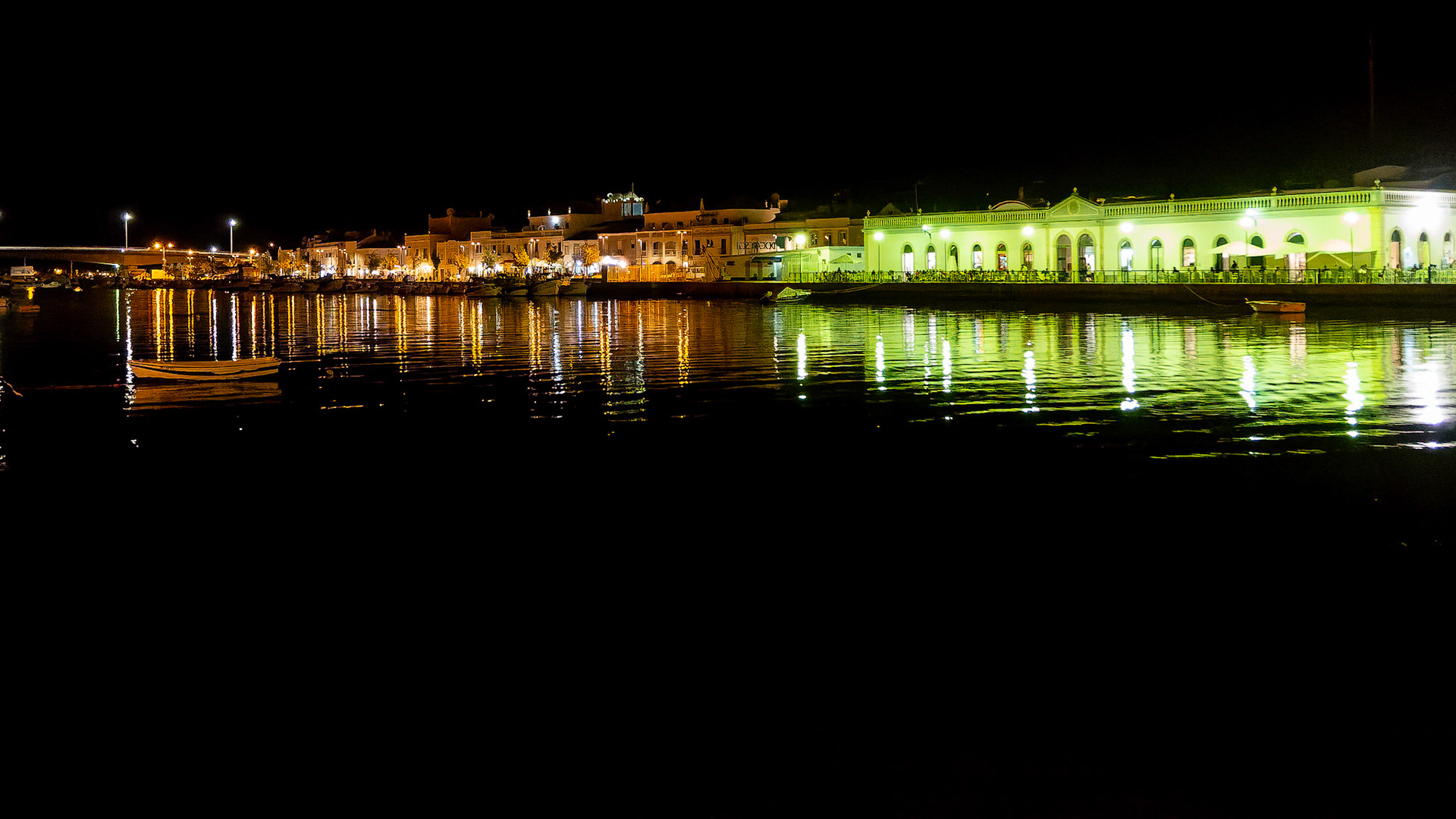 Tavira de noche