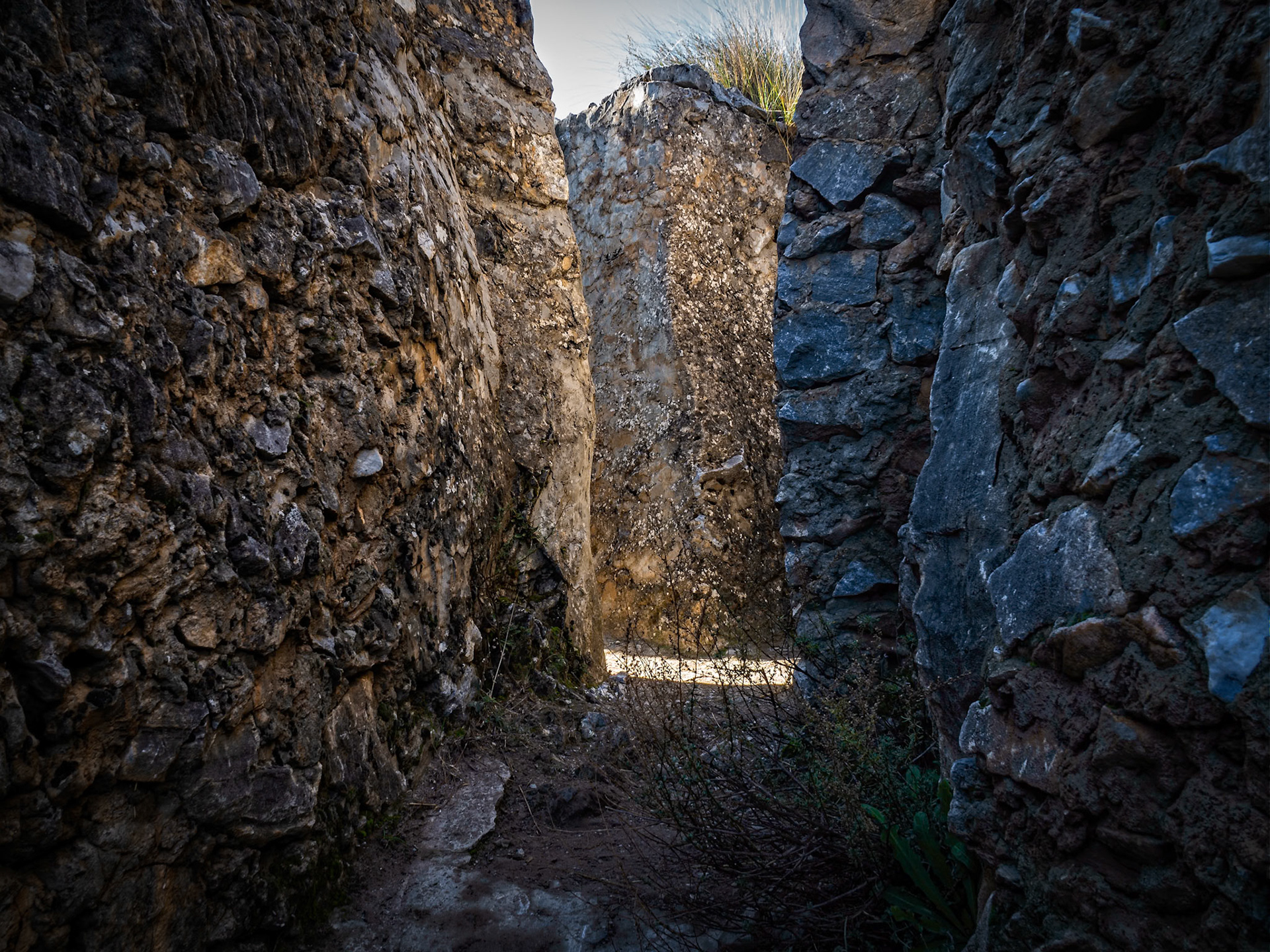 Trincheras del Maúllo. Huétor Santillán