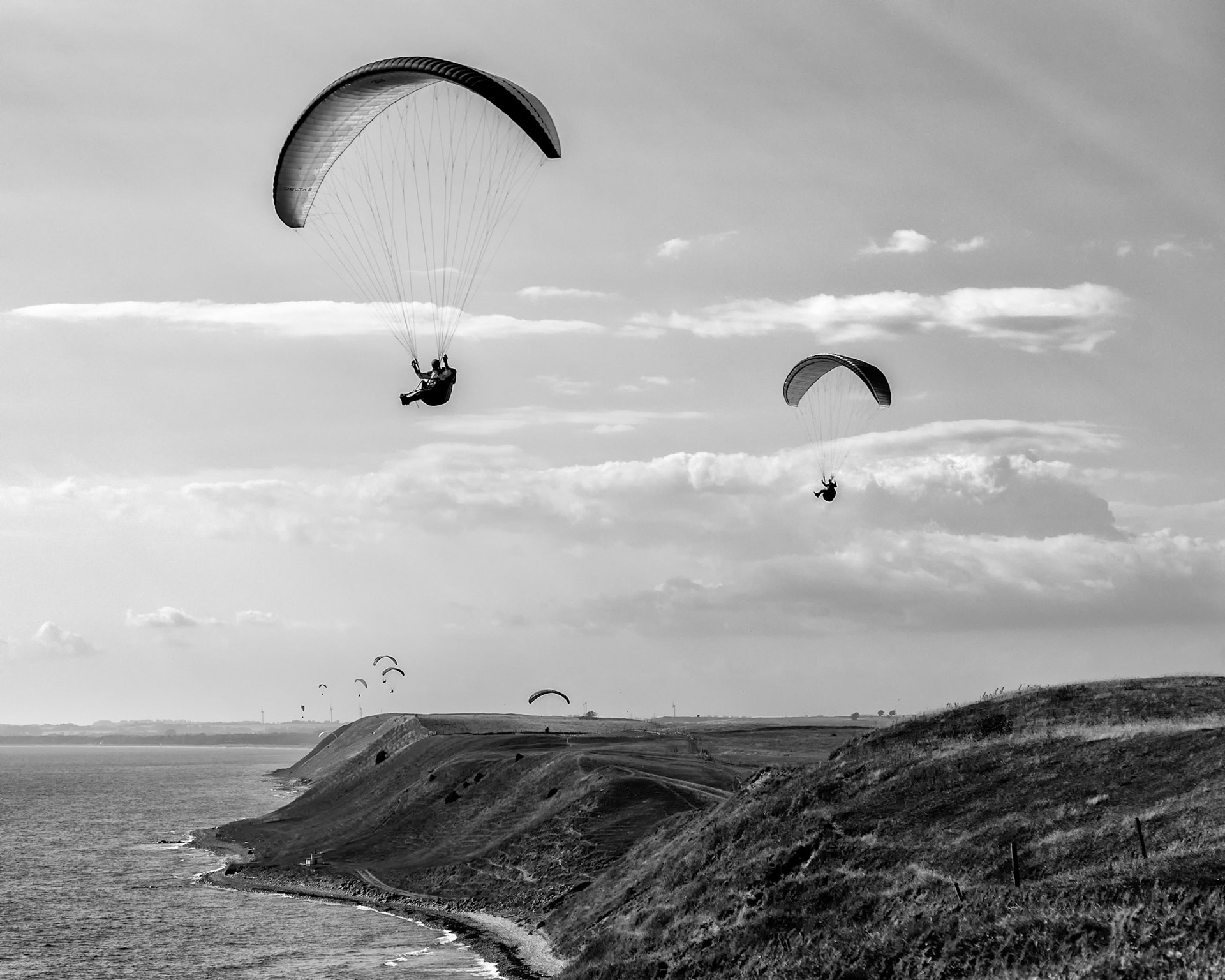 Paragliders at Ales Stenar