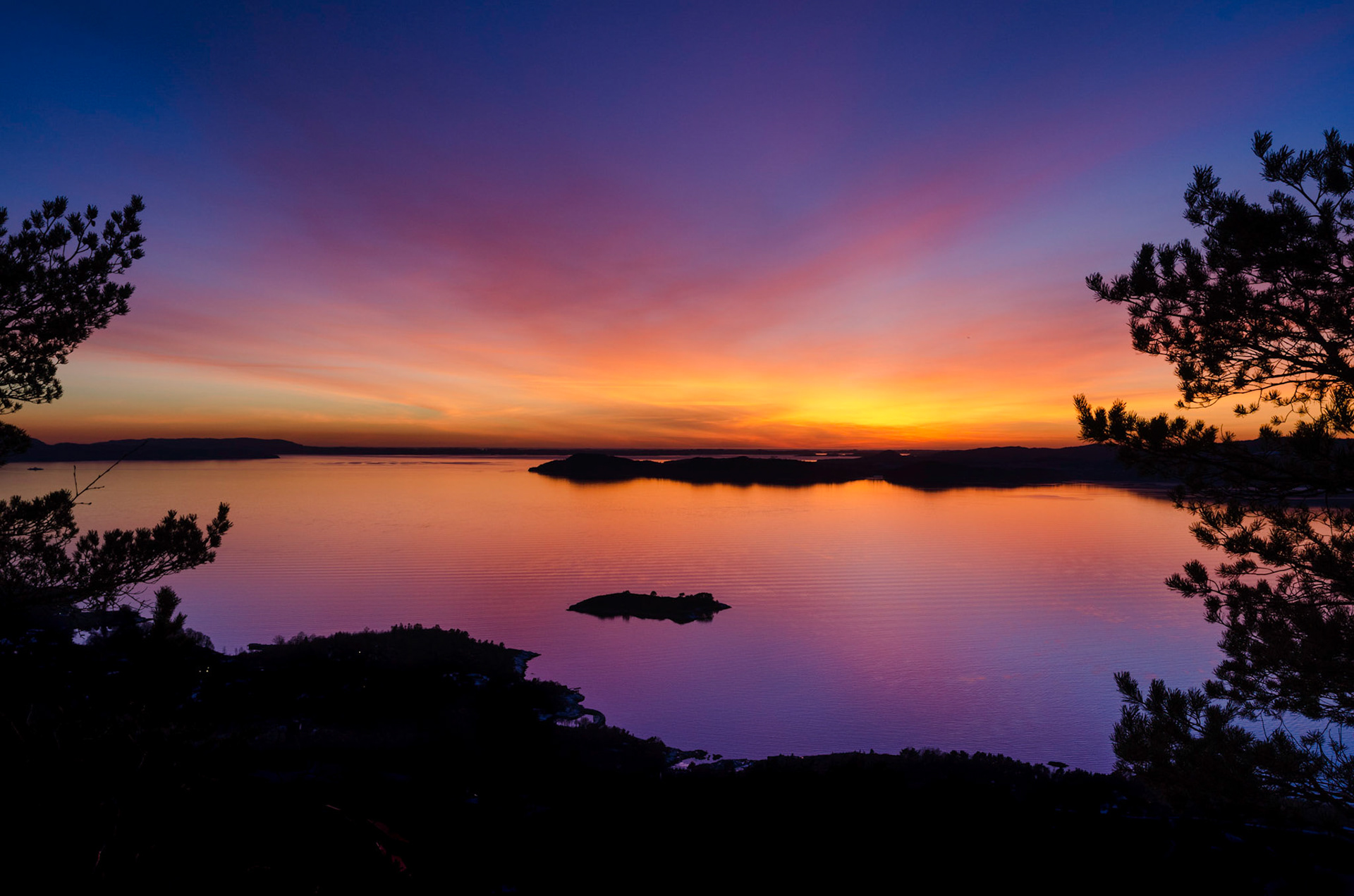 Sunset view Skåtafjellet