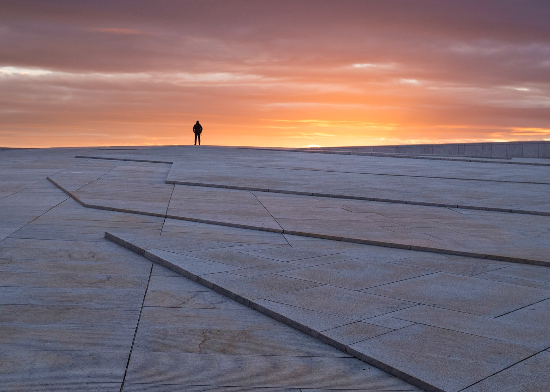 Sunset siluett at Oslo Opera (color)