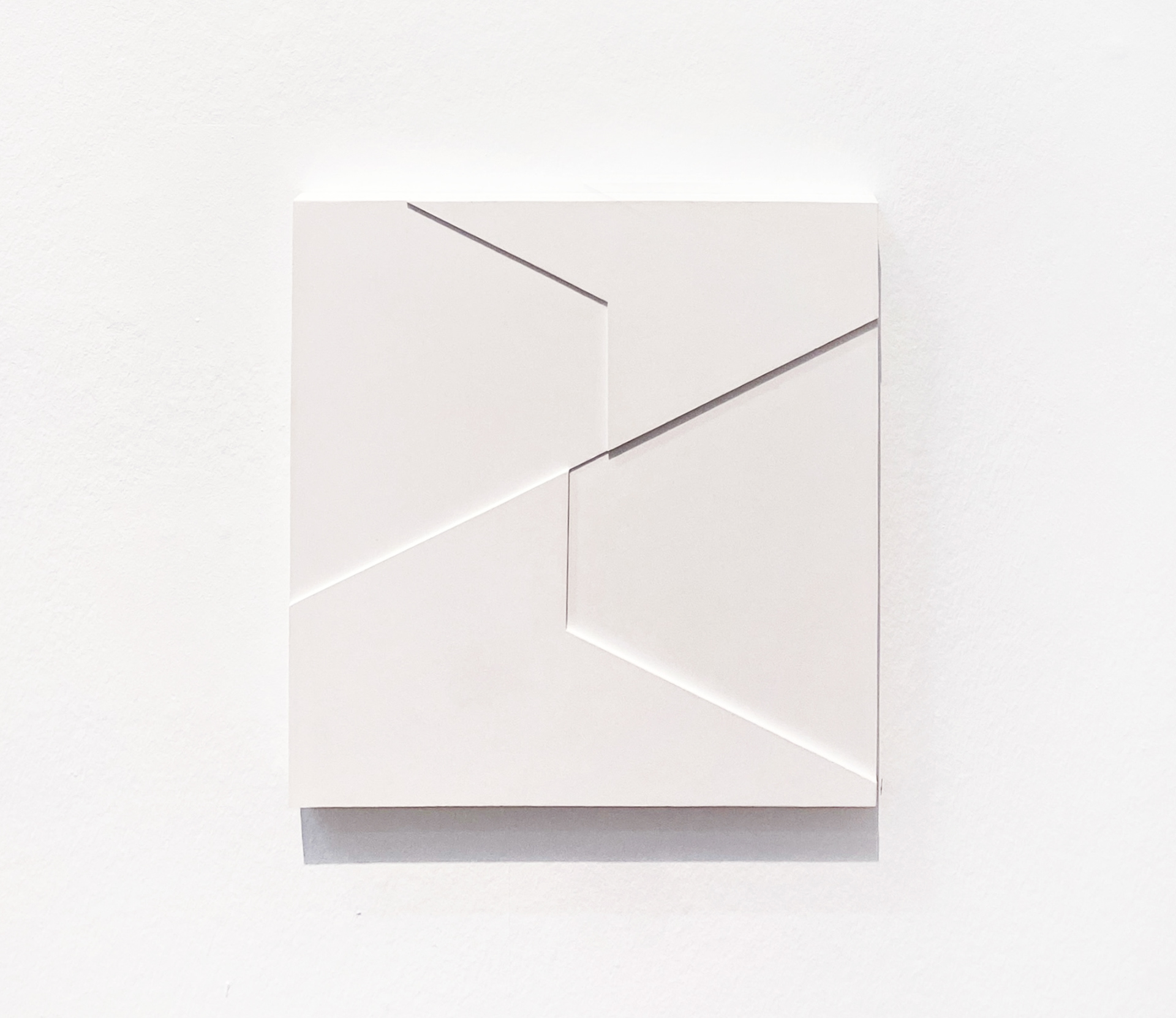 3DS, plaster, 26.5 x 26.5 cm, available