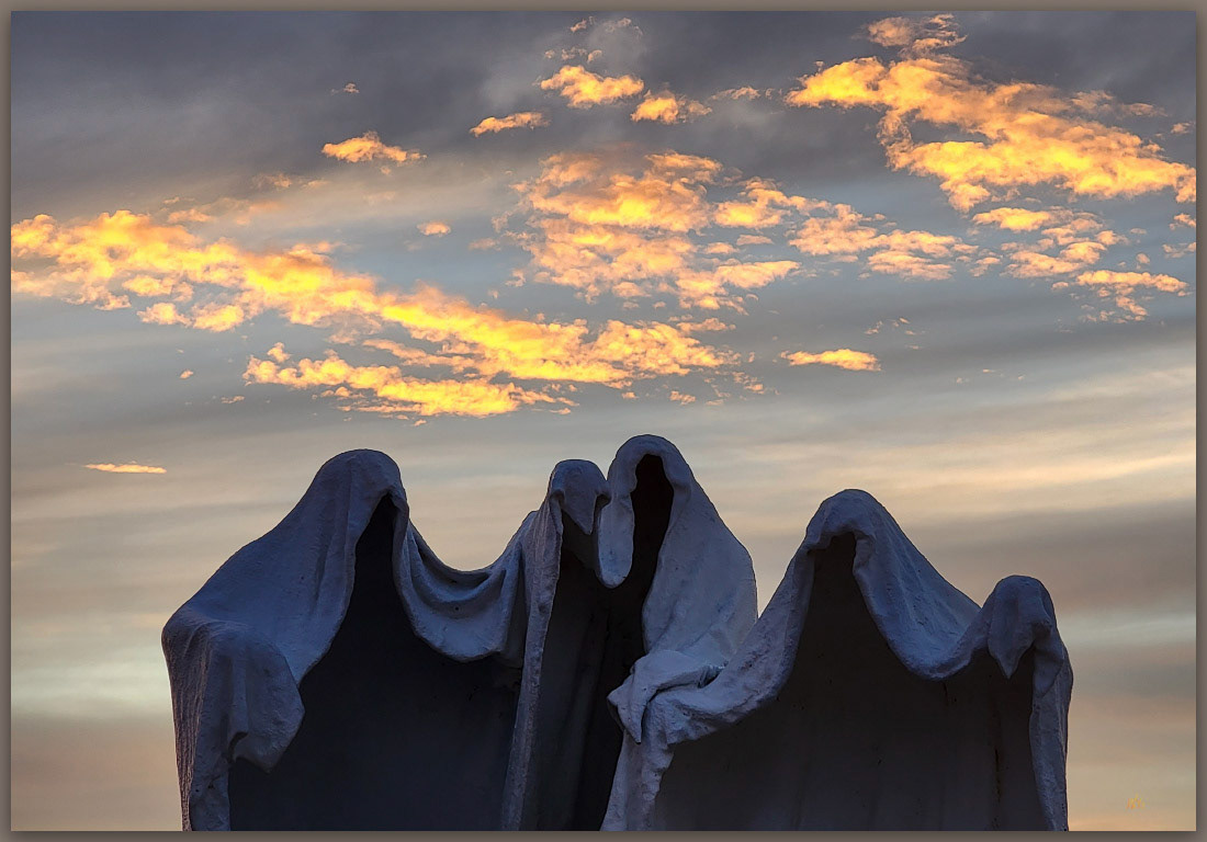Inquiry. Szukalski's sculptures at Rawhide, Mojave Desert, NV, USA