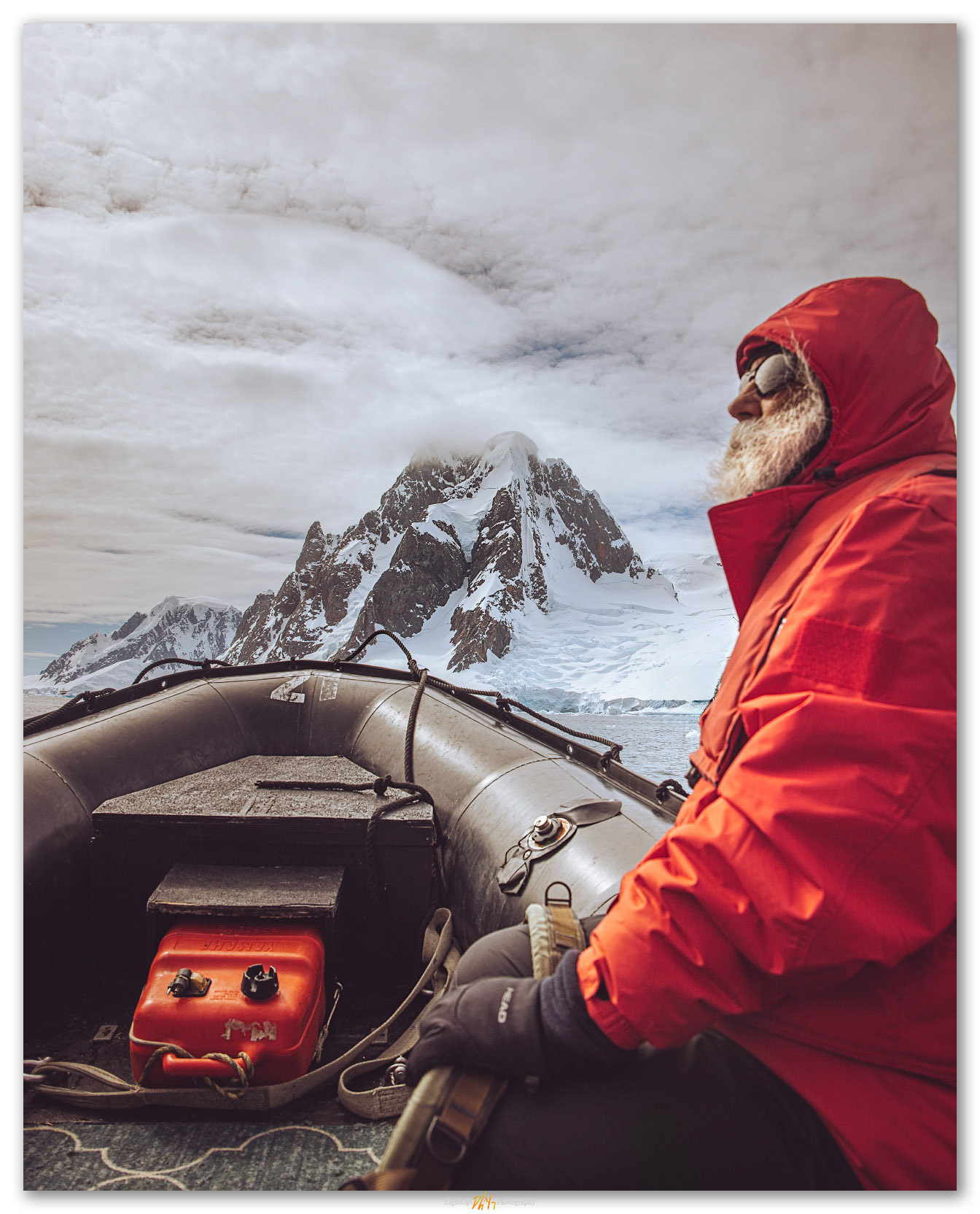The return. Leaving the mainland by zodiac, Antarctic Peninsula