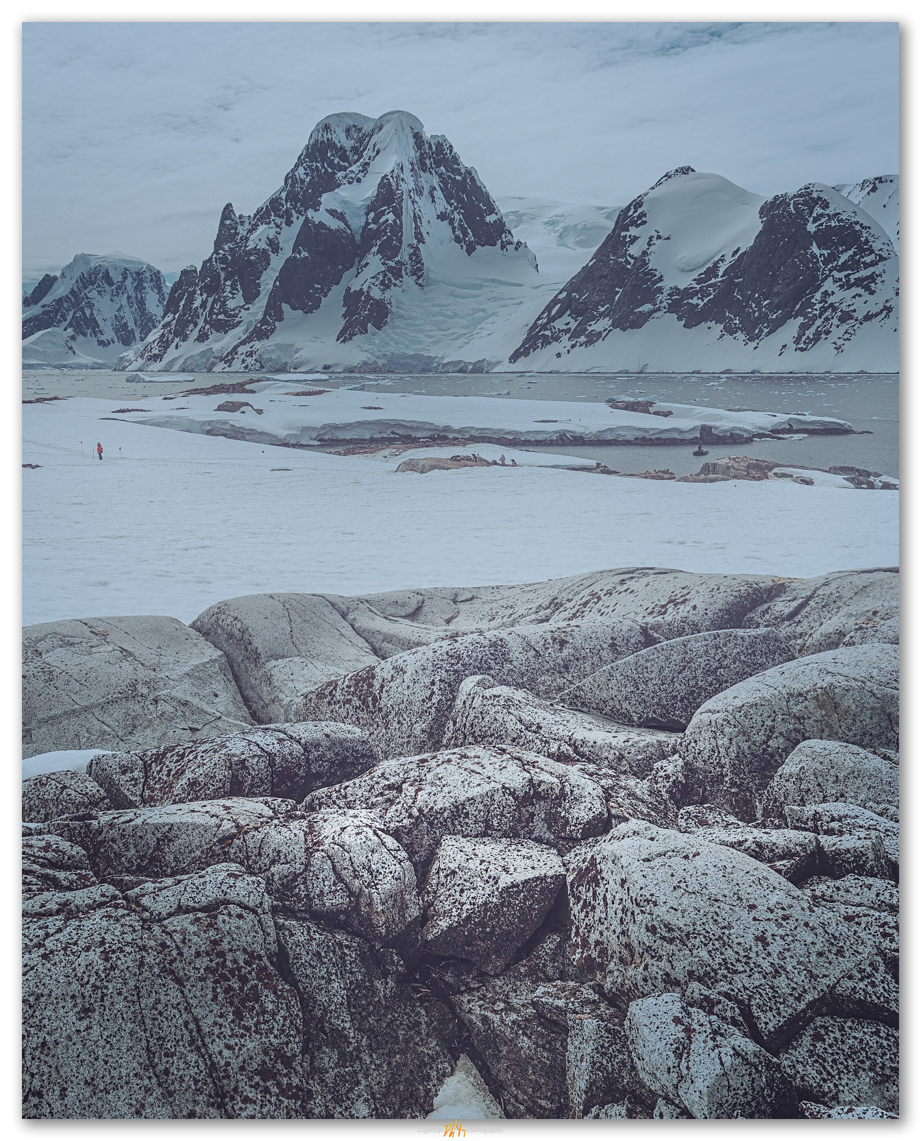 Overview. An excursion on the Antarctica mainland, Antarctic Peninsula