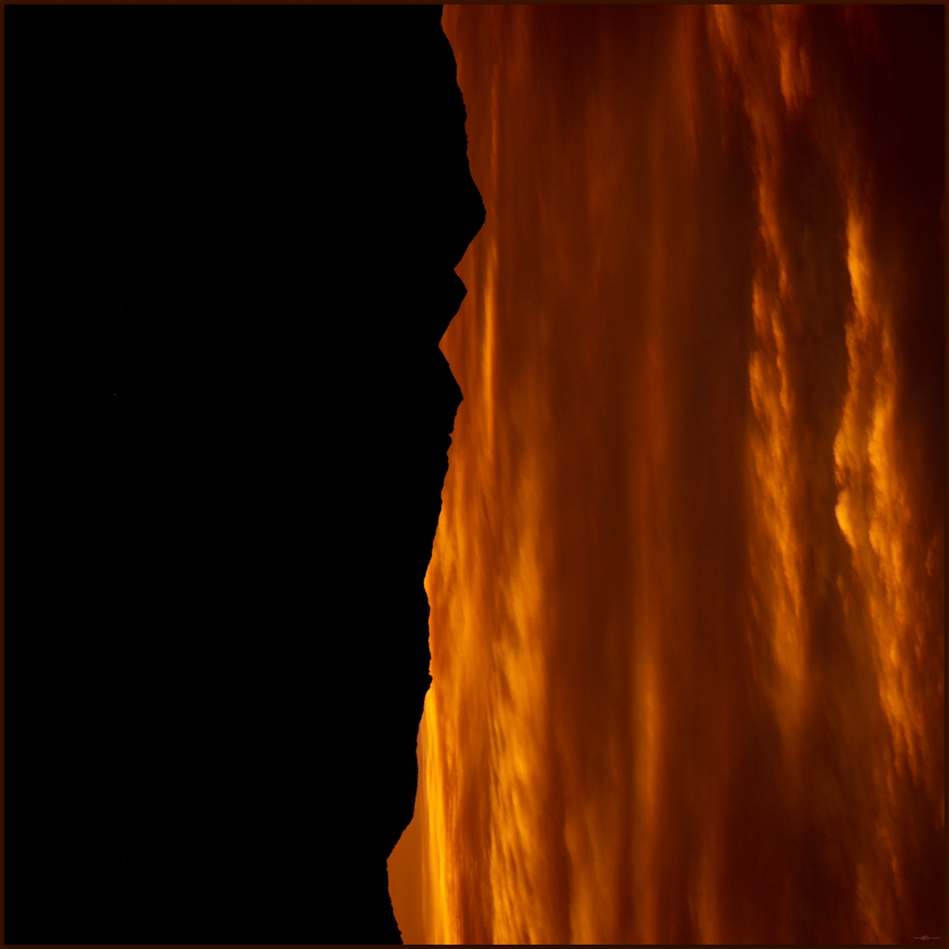 Turbulence. Fractured light of lost perspective.