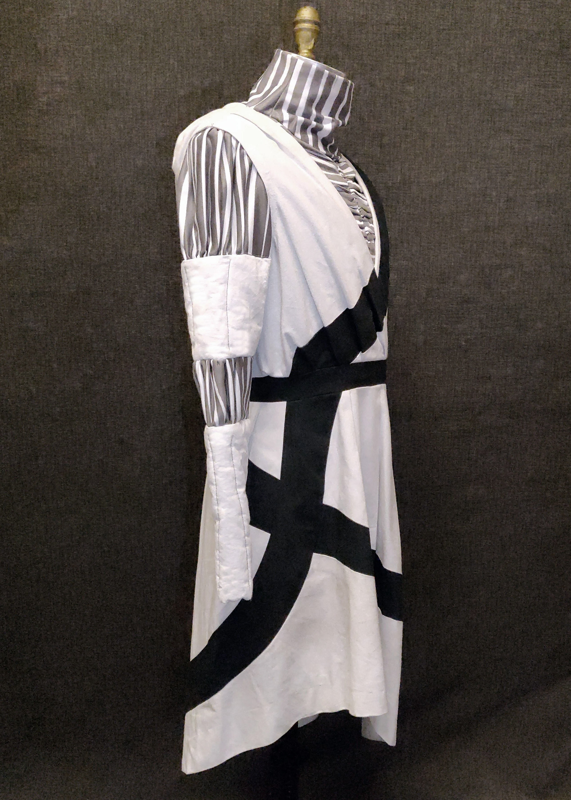 Light Narrator 1 finished R-side angle
