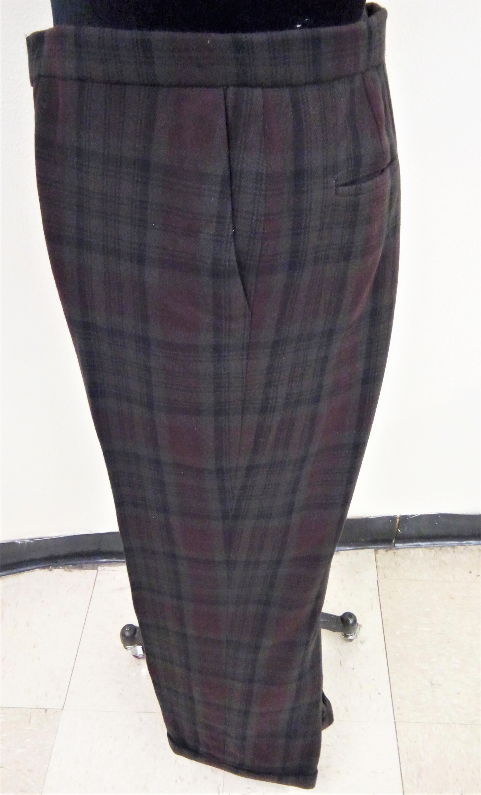 pattern matching seams and slant, and double piped pockets.