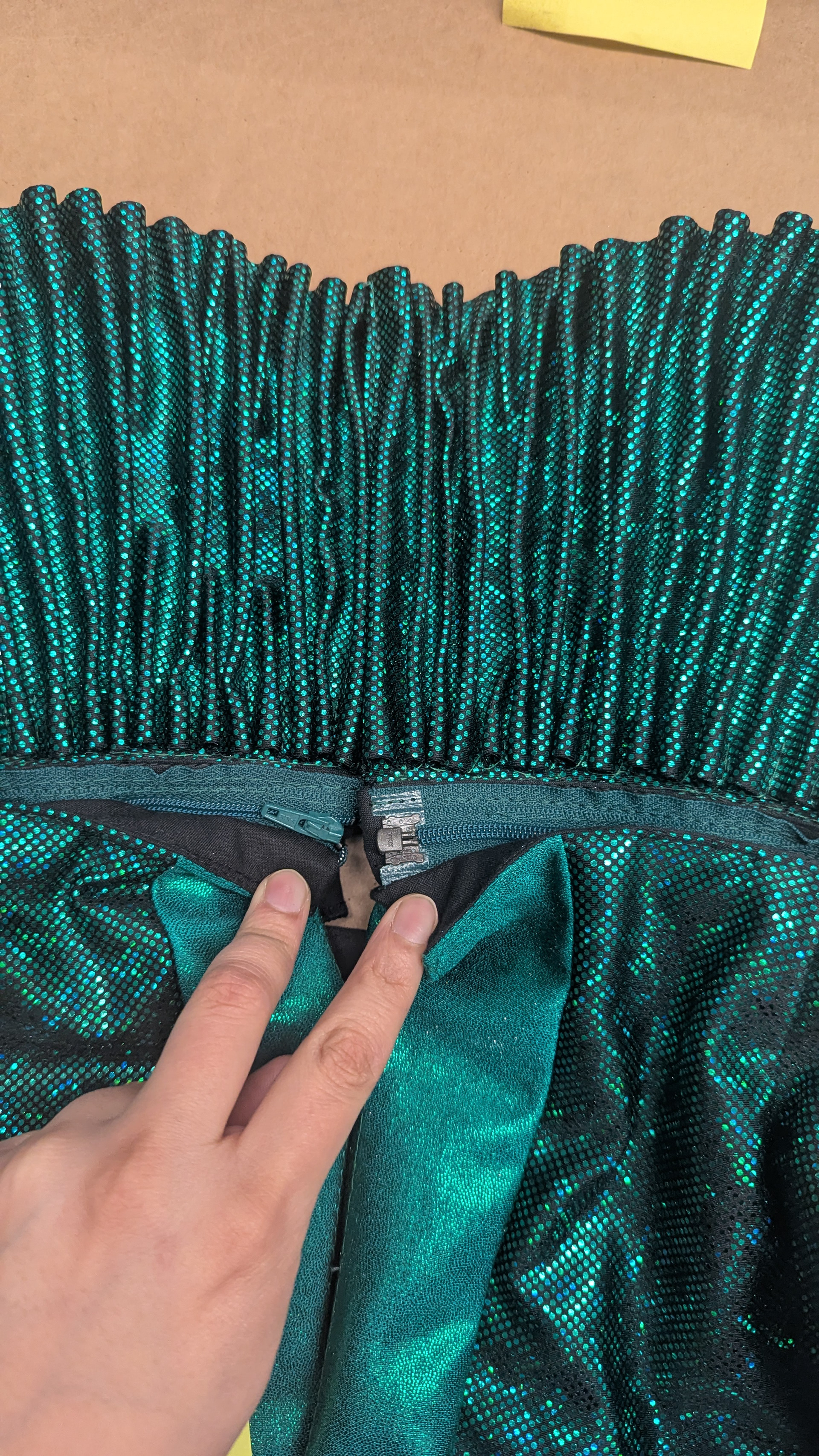 "The Wiz" Tour - cutting, stitching and fabric modification