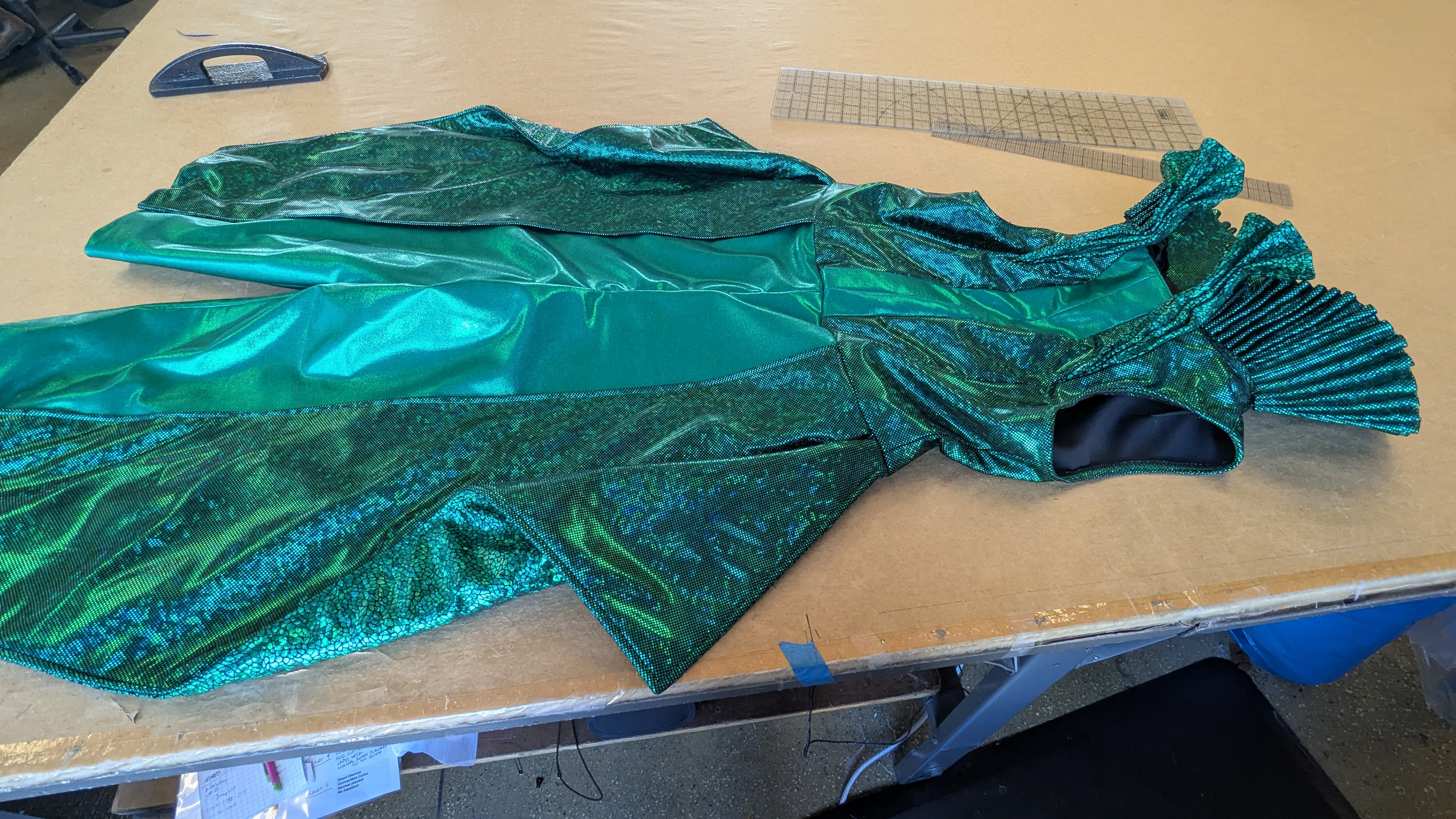 "The Wiz" Tour - cutting, stitching and fabric modification