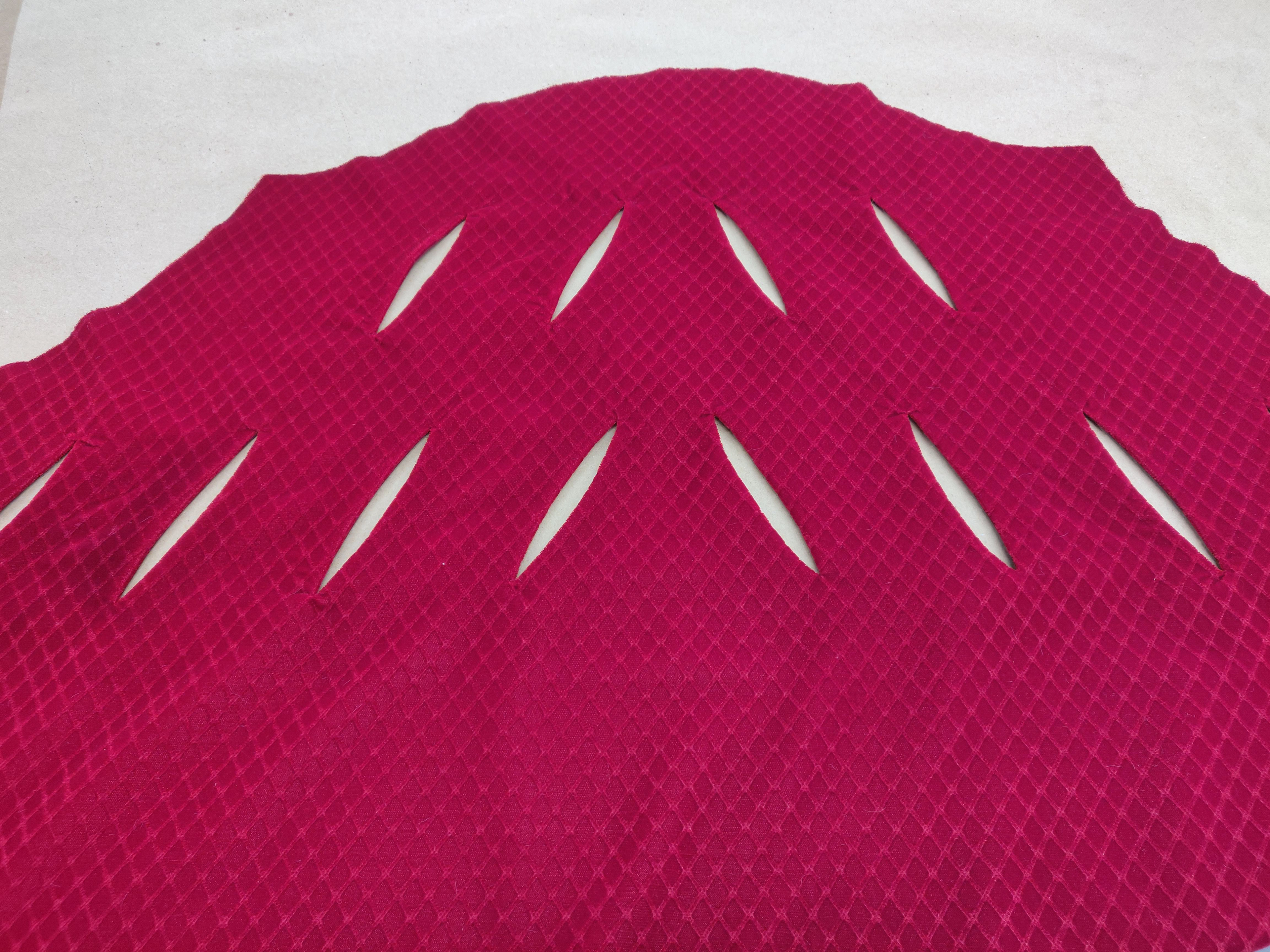Houppelande Sleeve, slashing