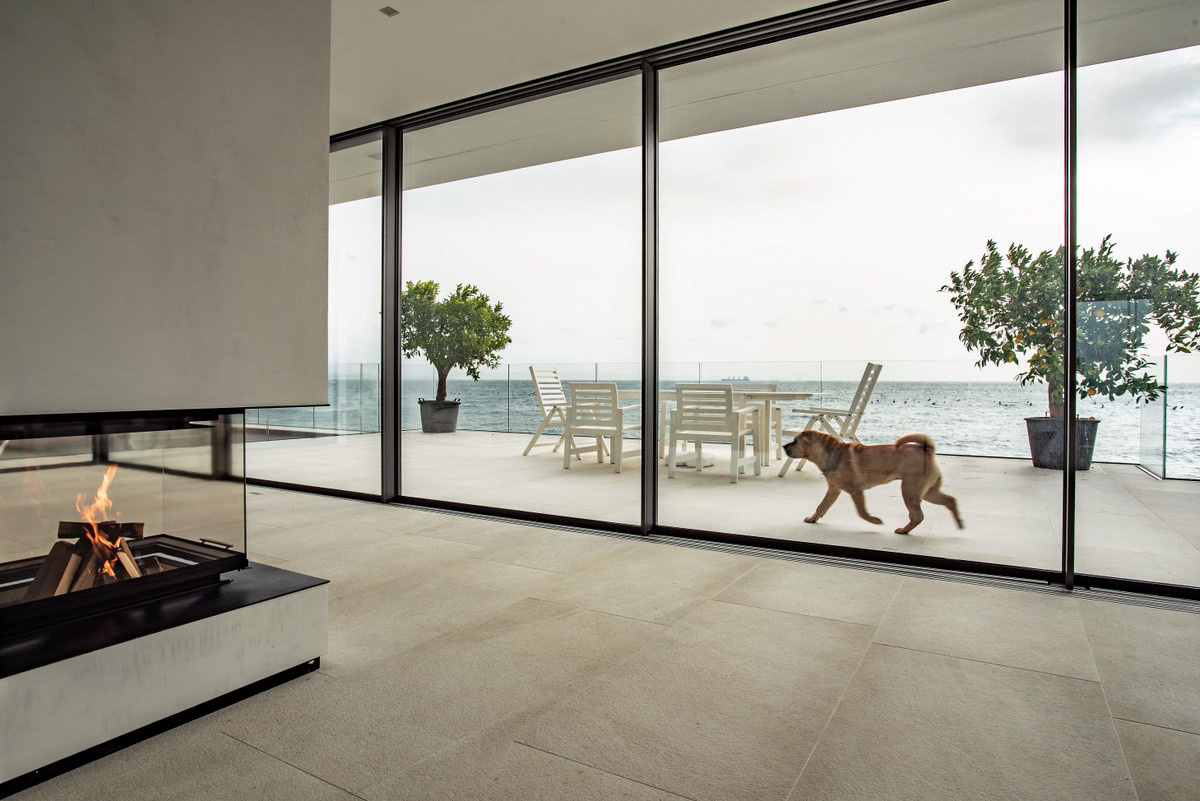 Casa sula scogliera triestina