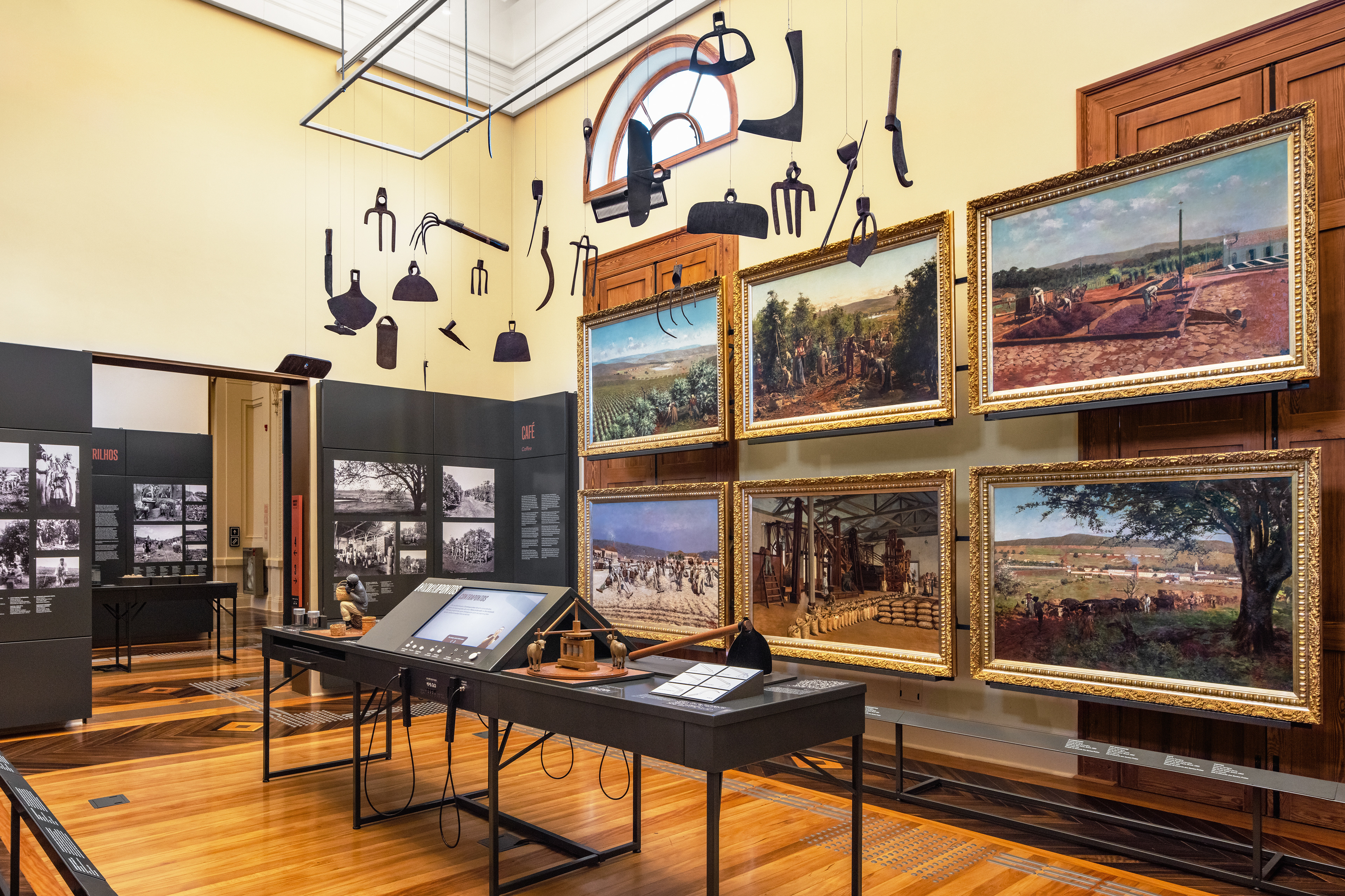 Exposição 4: Mundos do Trabalho