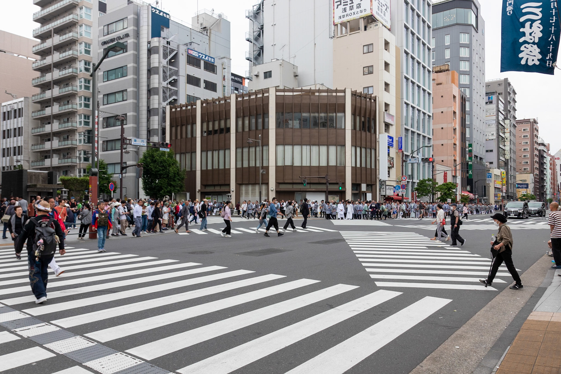 The scramble crossing