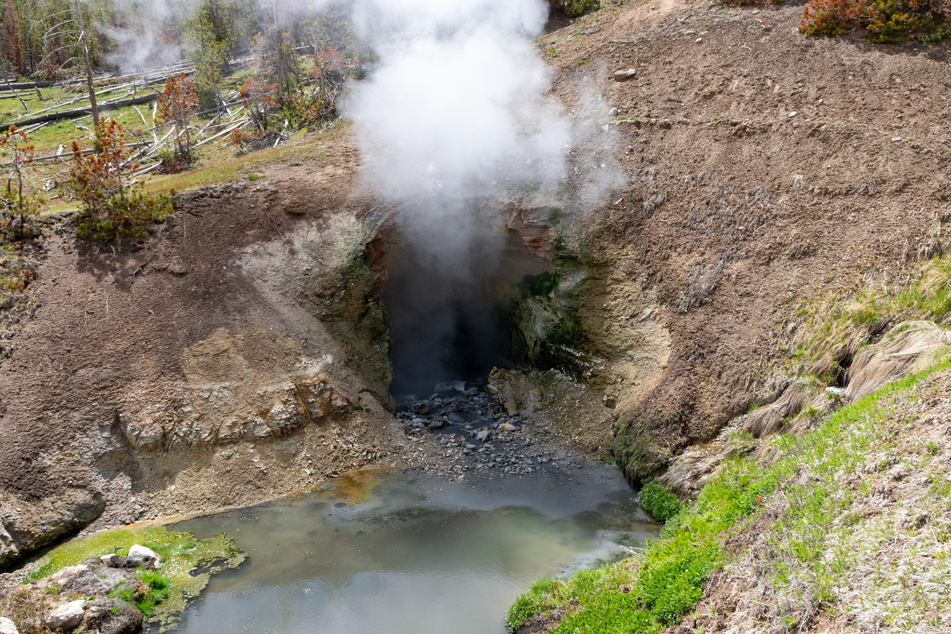 Dragon's Mouth Spring