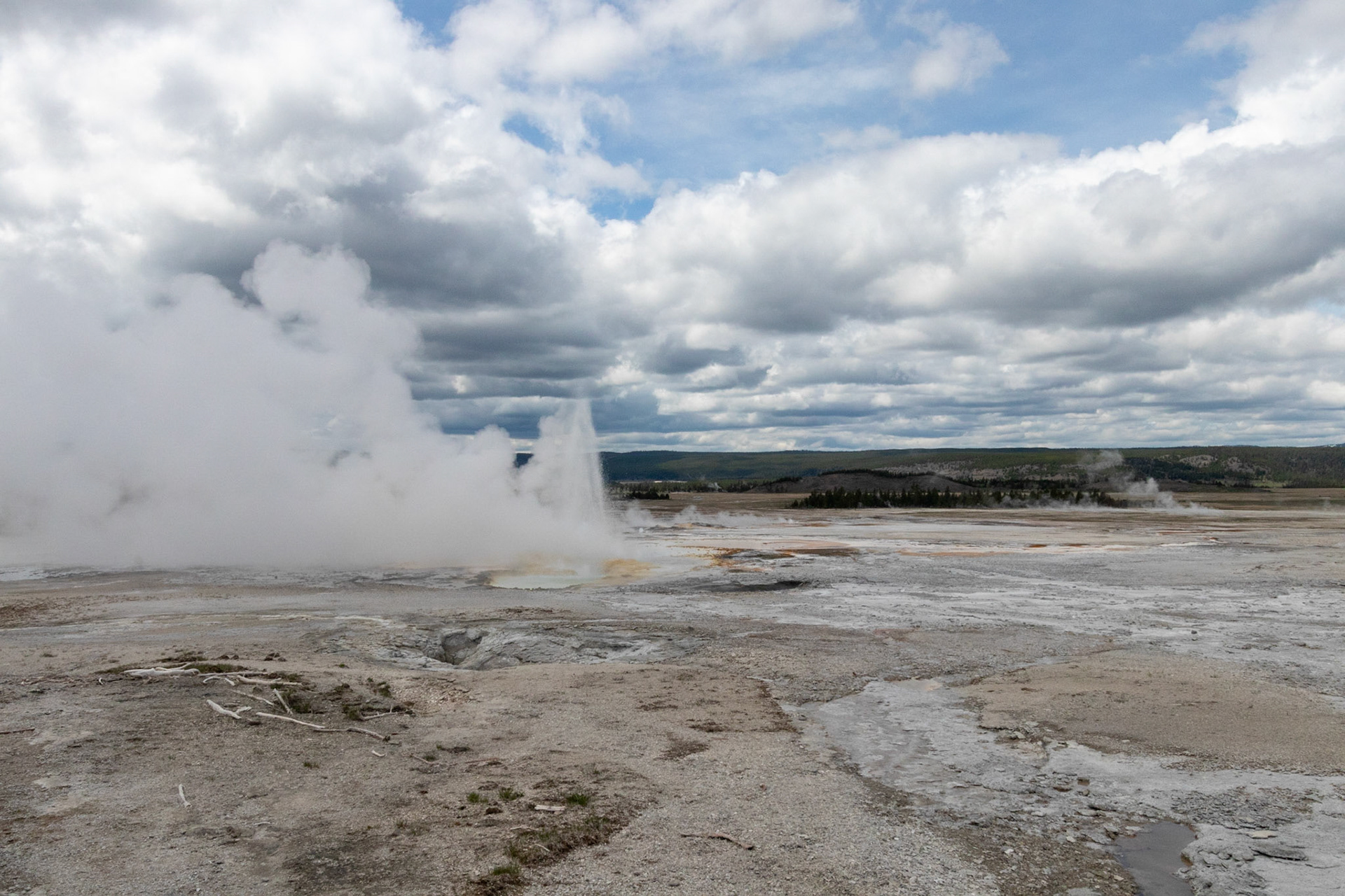 Fountain Geyser and the caldera in the background