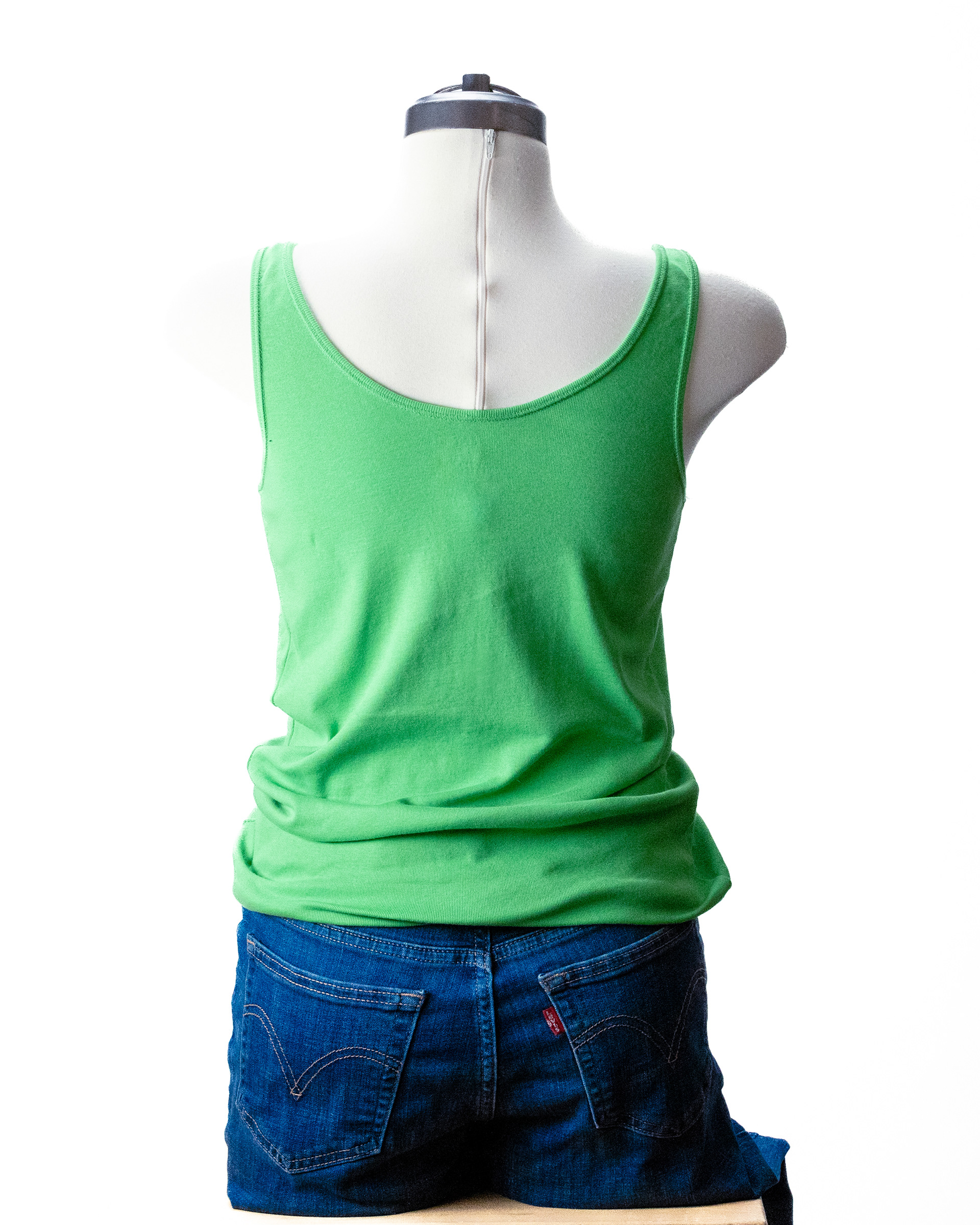 emerald 3 button small emerald T(h)ank2S $20.00