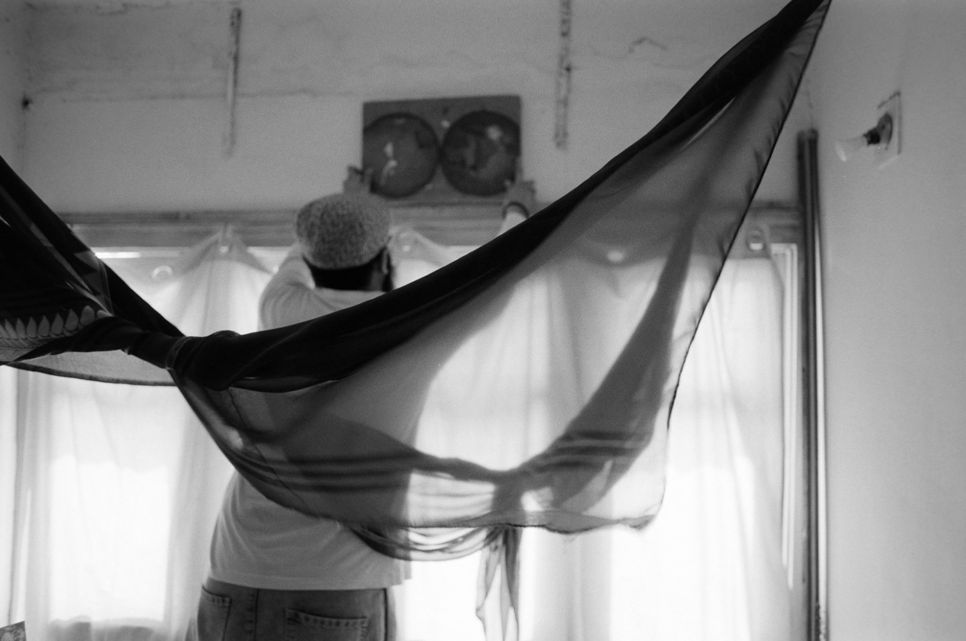 Nikkor 28mm f/2.8D Lens | Nikon FM | HP5+ 400 @ 320