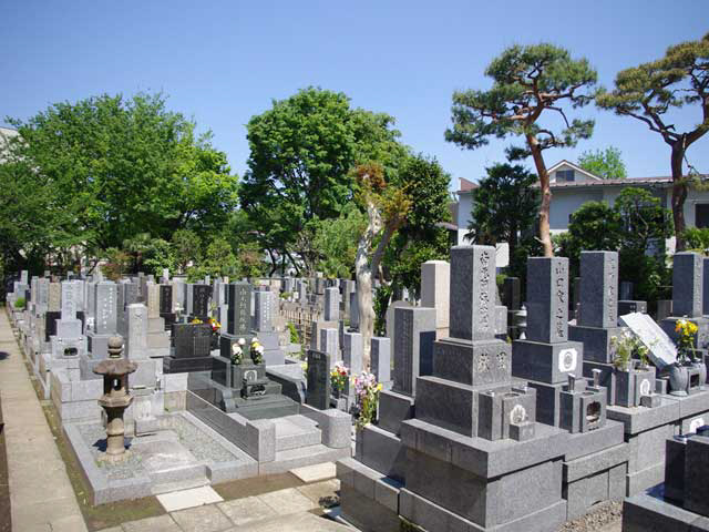 境内墓地