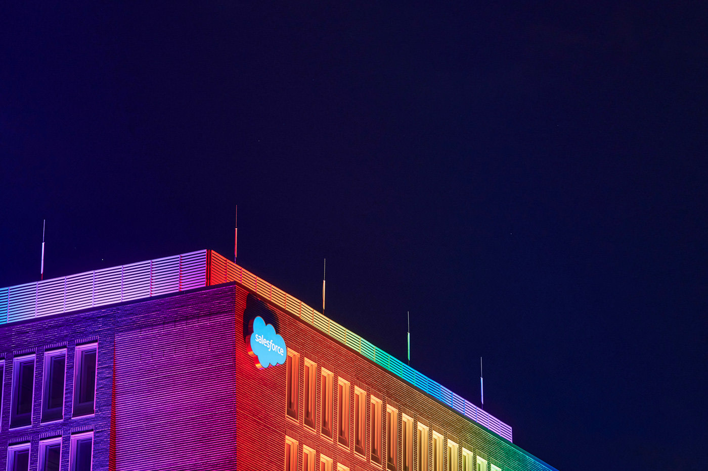 Salesforce - Gebäudefotos - Beleuchtung CSD2020 München