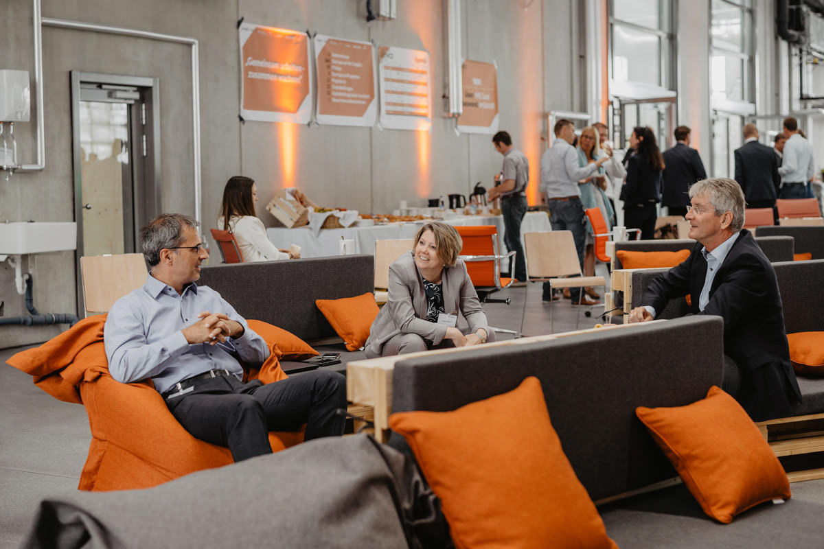 Eventfotos Batchday 2018 - StartUp Accelerator Fasttrack - Mit den Firmen Hirschvogel Automotive Group, Ceravis, Hörbiger, Max Aicher und pwc.