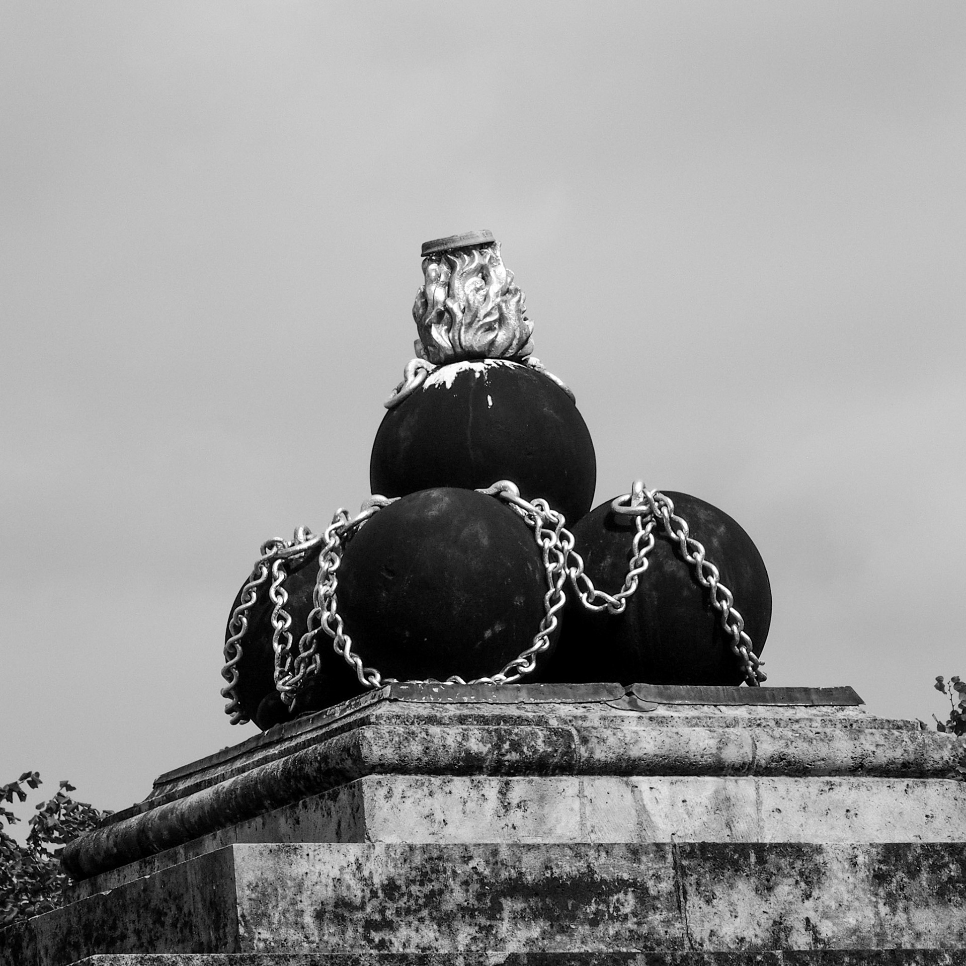 Monument, Paris, ©2015 Dirk Banda