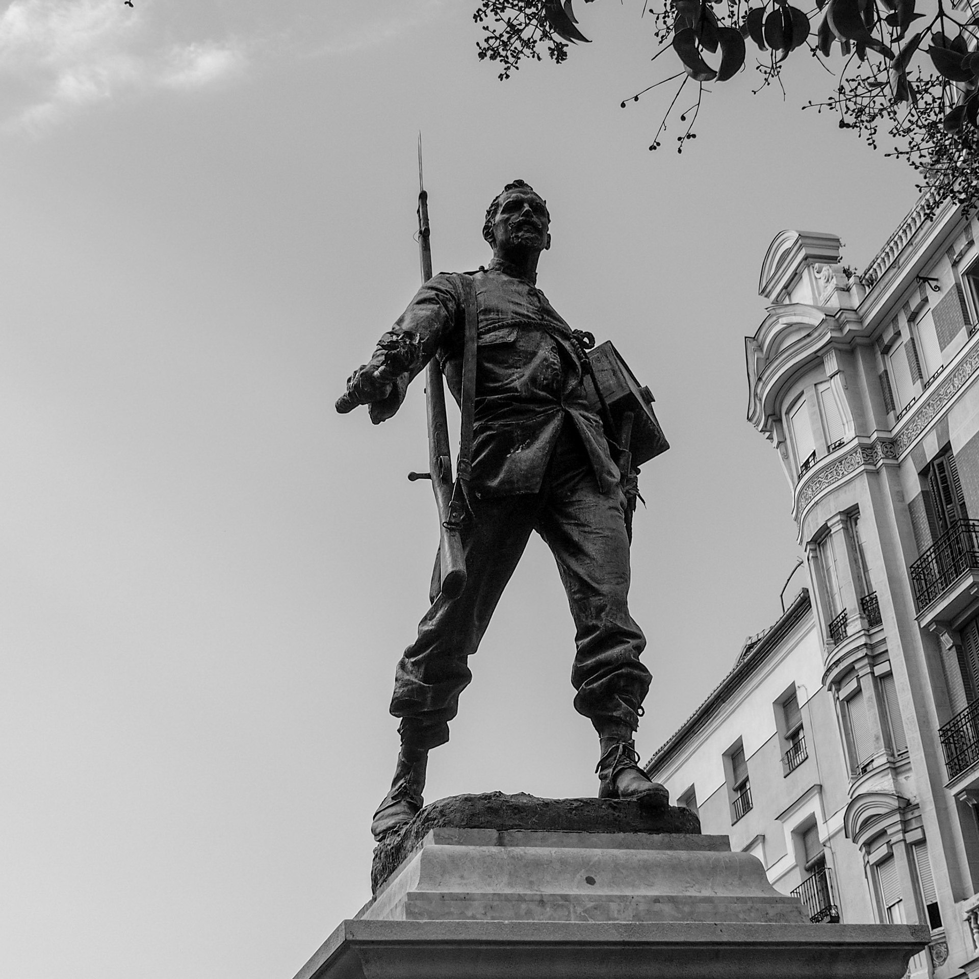 Eloy Gonzalo in the Plaza de Cascorro, Madrid, ©2015 Dirk Banda