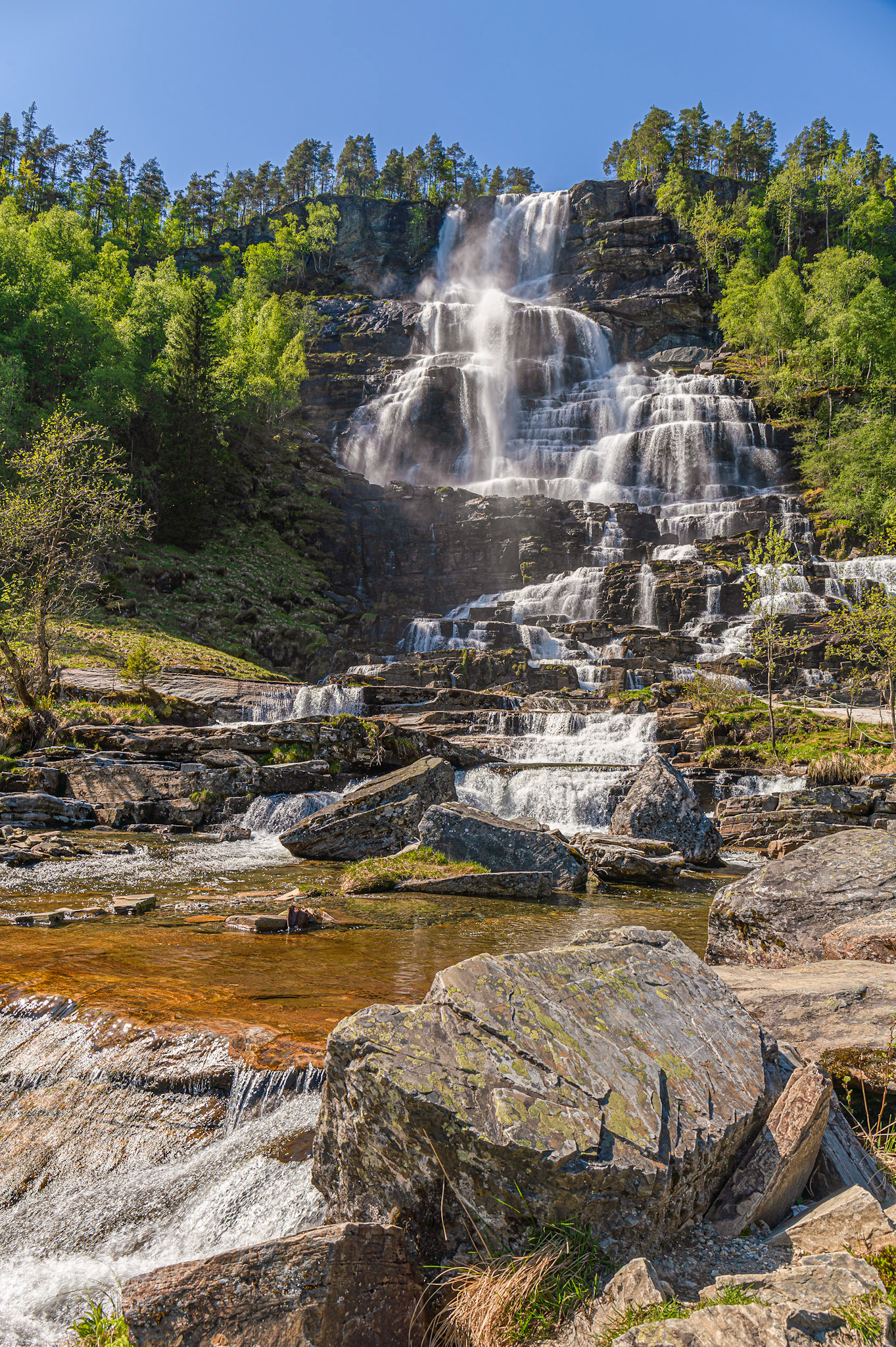 Tvindefossen waterfall