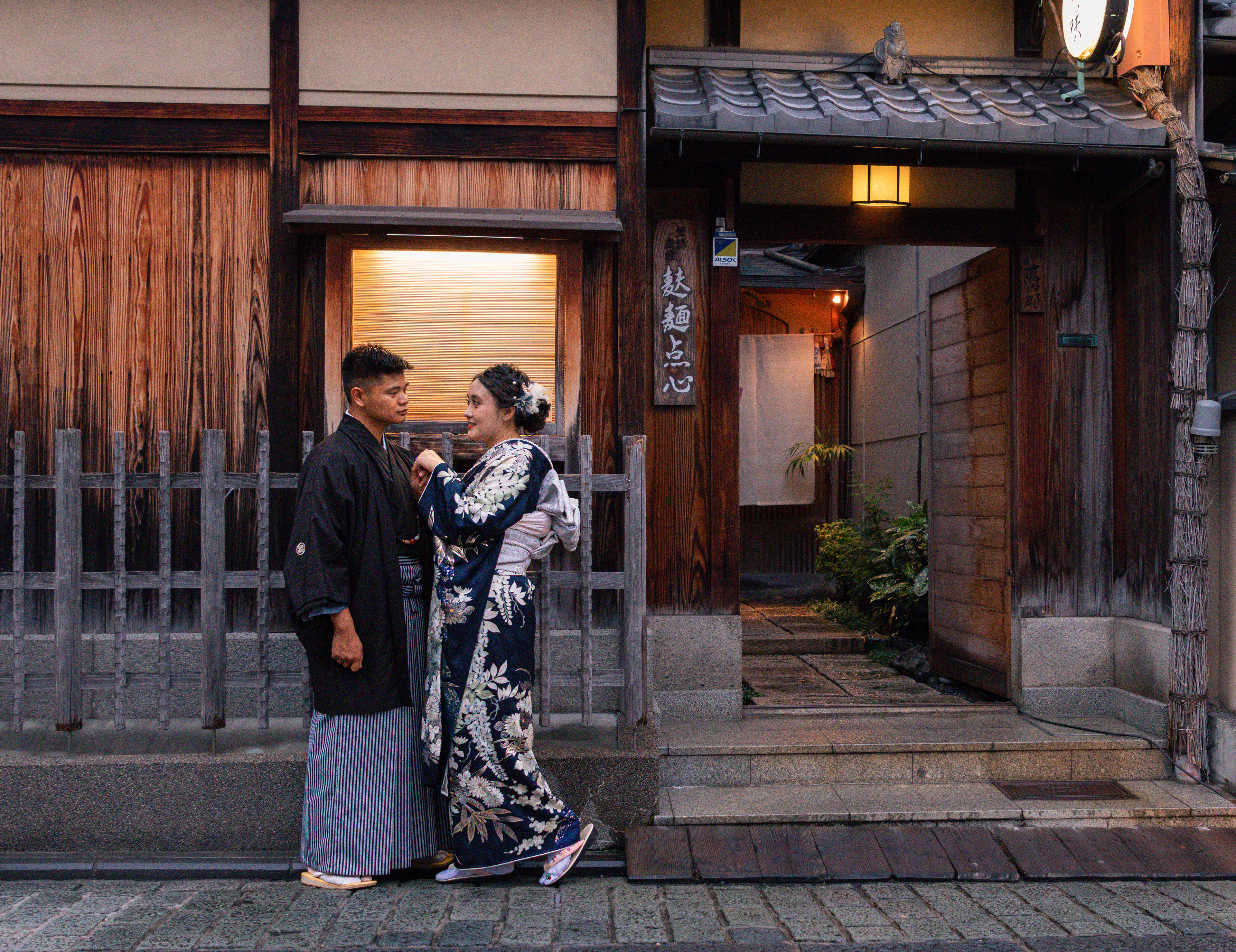 wandering  around Kyoto in kimono