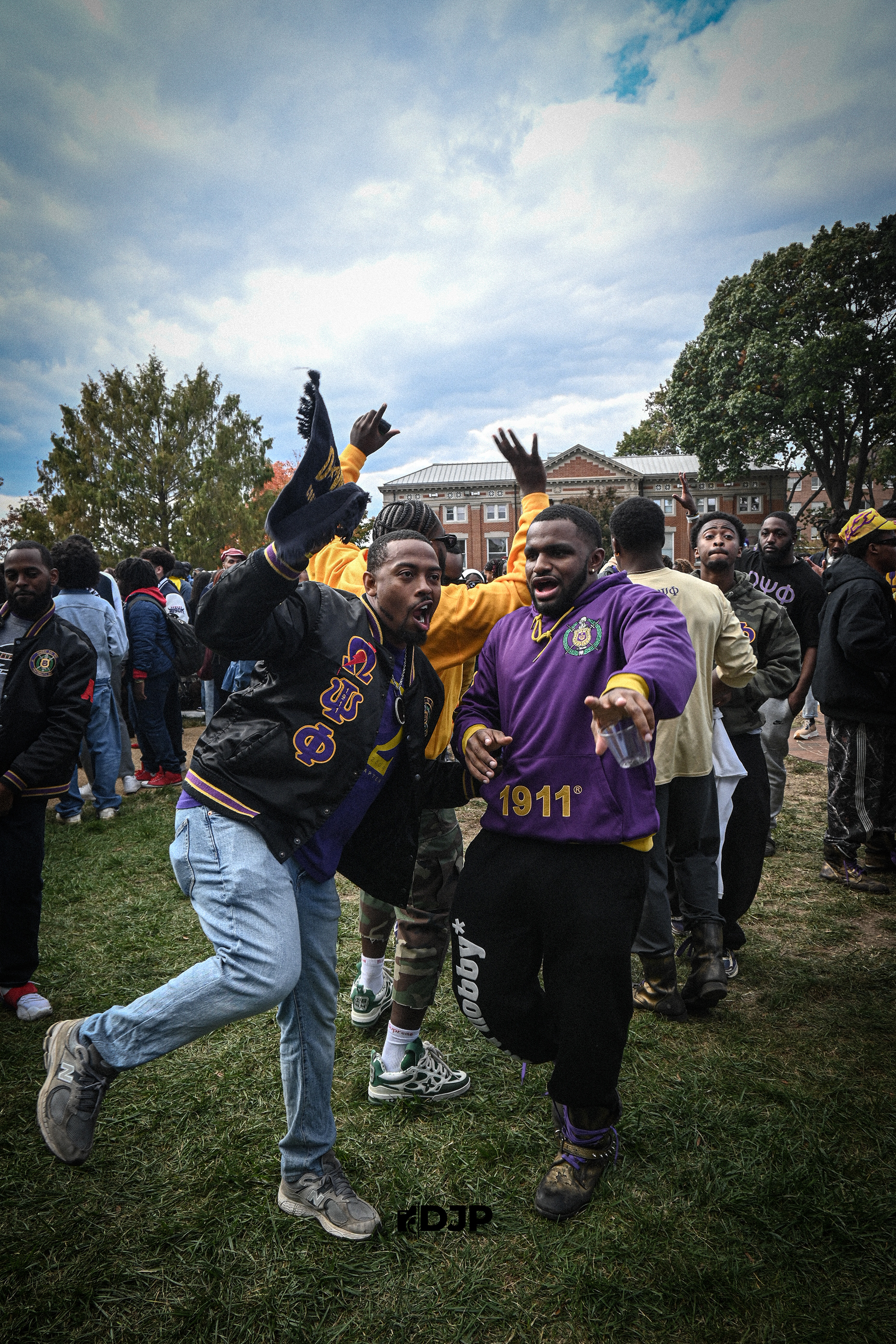 Ques strolling 