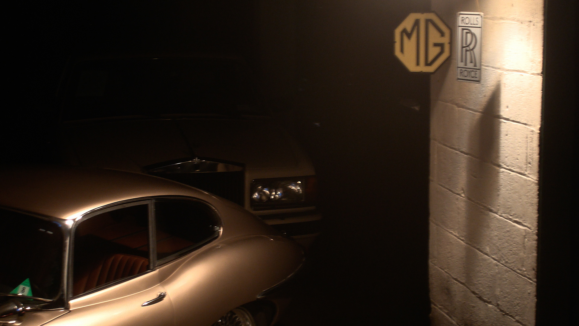 AM/PM, 2011
