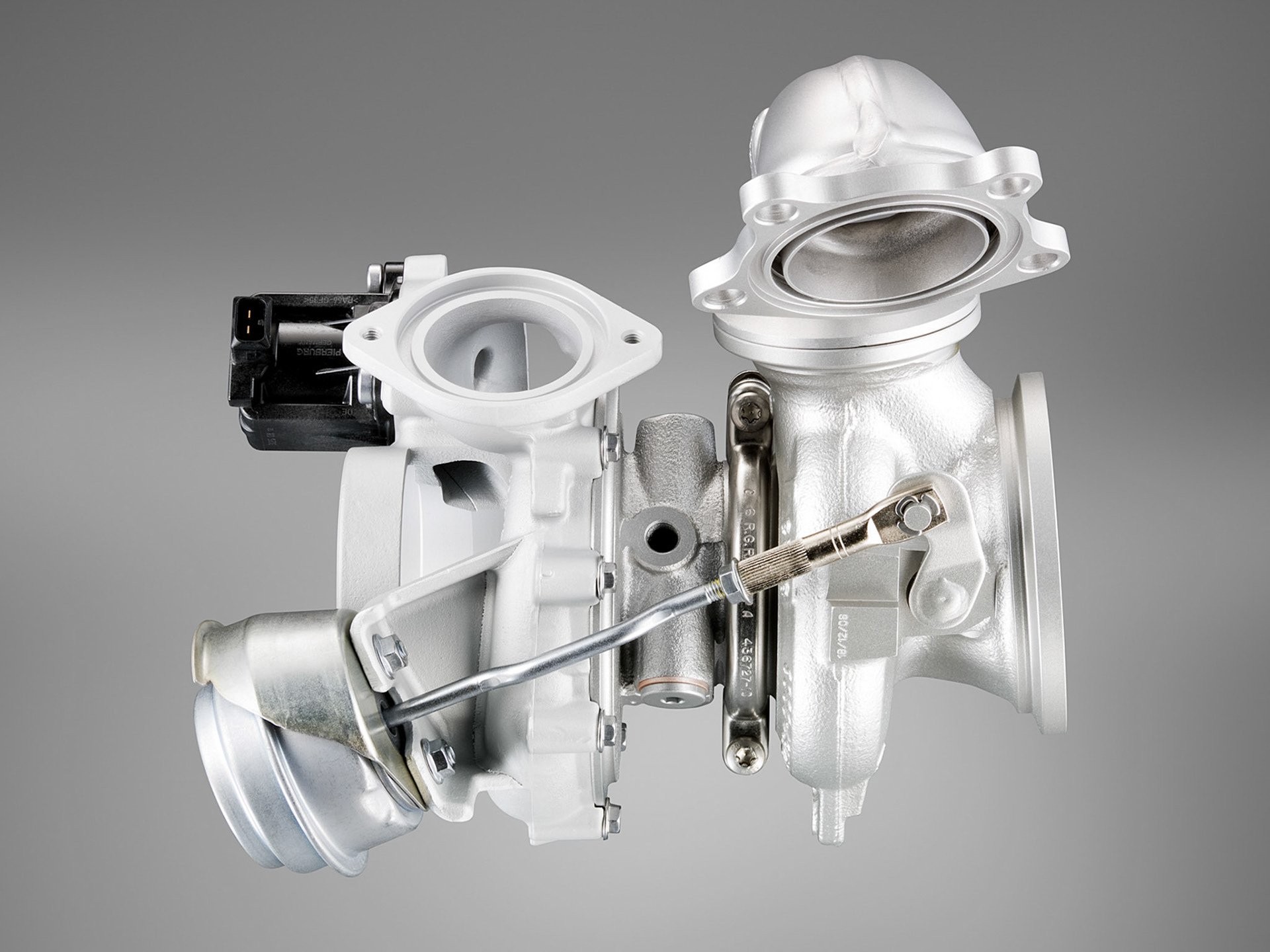 Cut-away Display of the exhaust gas turbocharger of the BMW N74 V12 engine