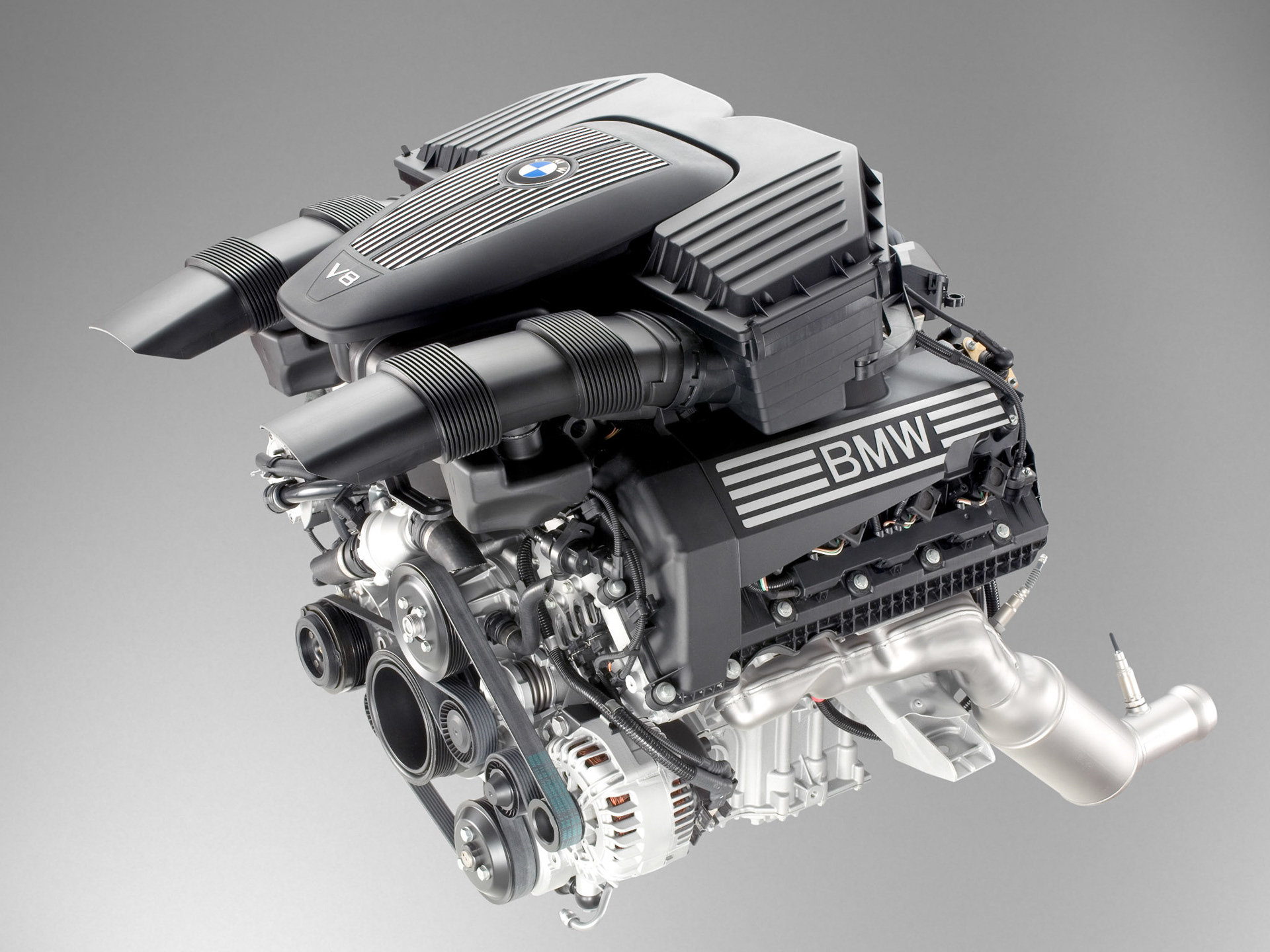 BMW N62 is a naturally aspirated V8 petrol engine Version : N62B48