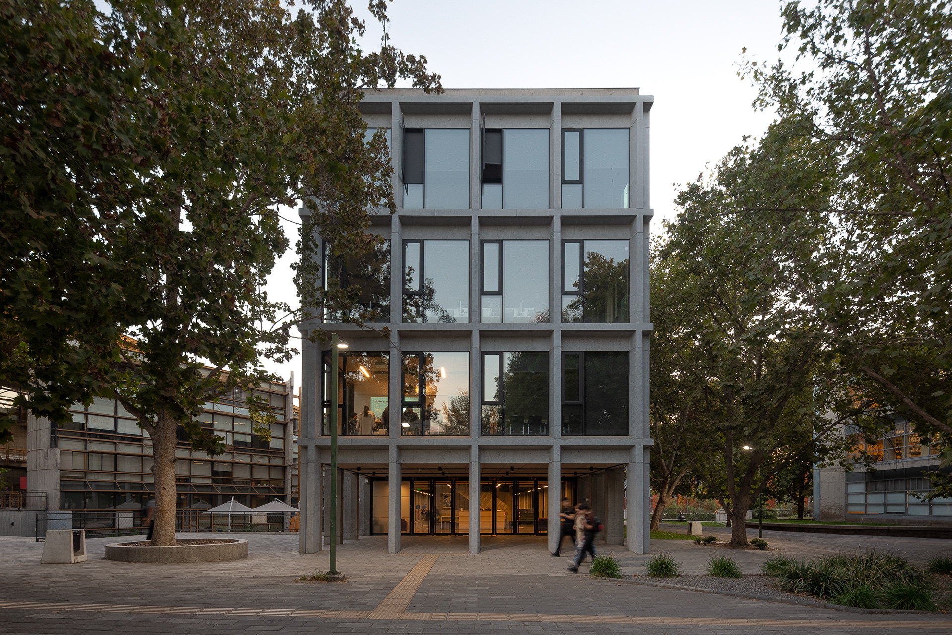 Edificio Pedagogía Educación Media UC | Arq: A. Moletto, S. Paredes | Foto: Javier Agustín Rojas