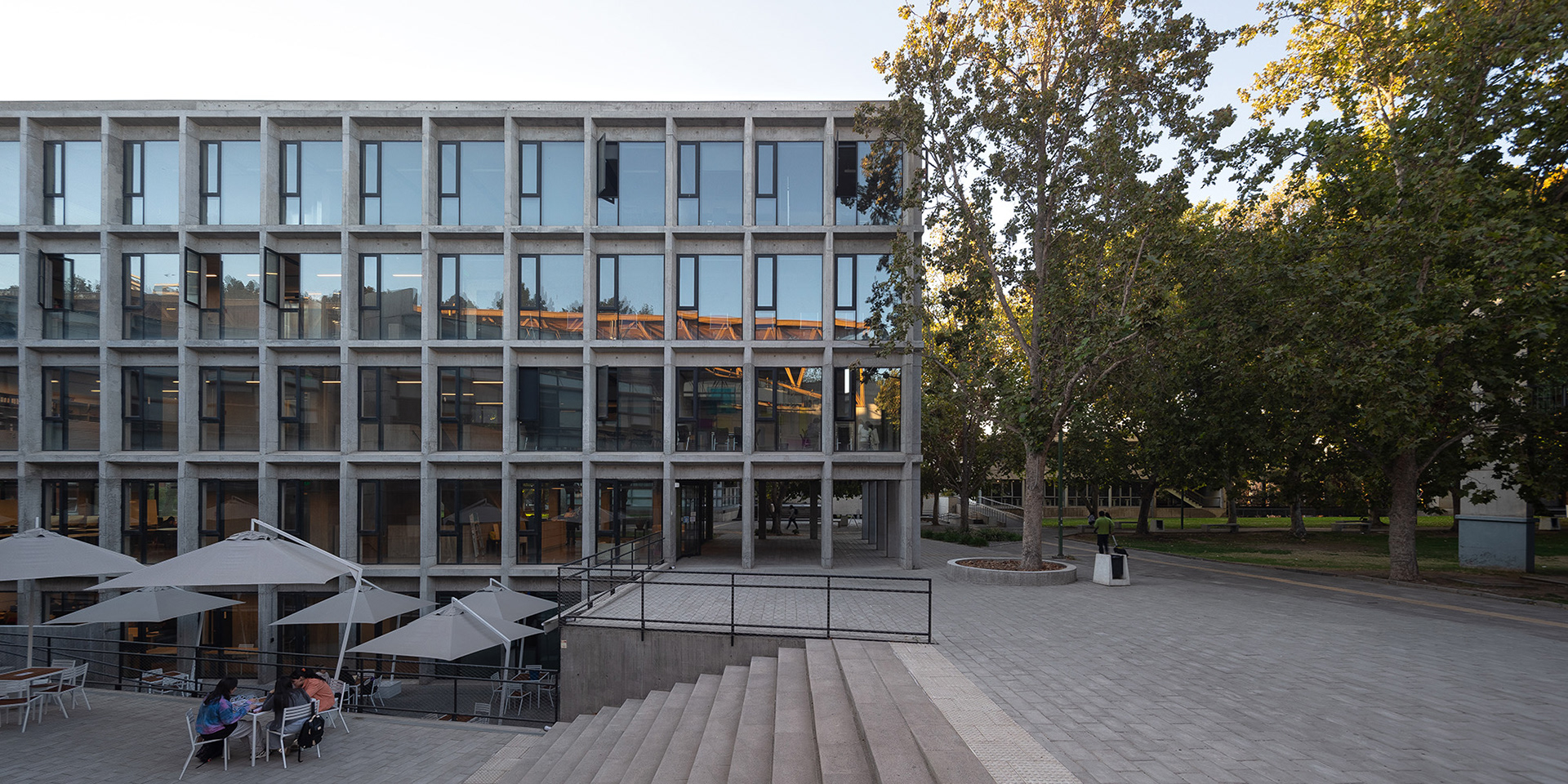 Edificio Pedagogía Educación Media UC | Arq: A. Moletto, S. Paredes | Foto: Javier Agustín Rojas