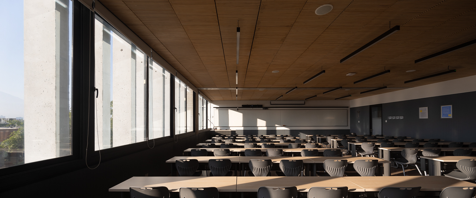 Edificio Aulas SJ-730 UC | Arq: A. Moletto, S. Paredes | Foto: Javier Agustín Rojas