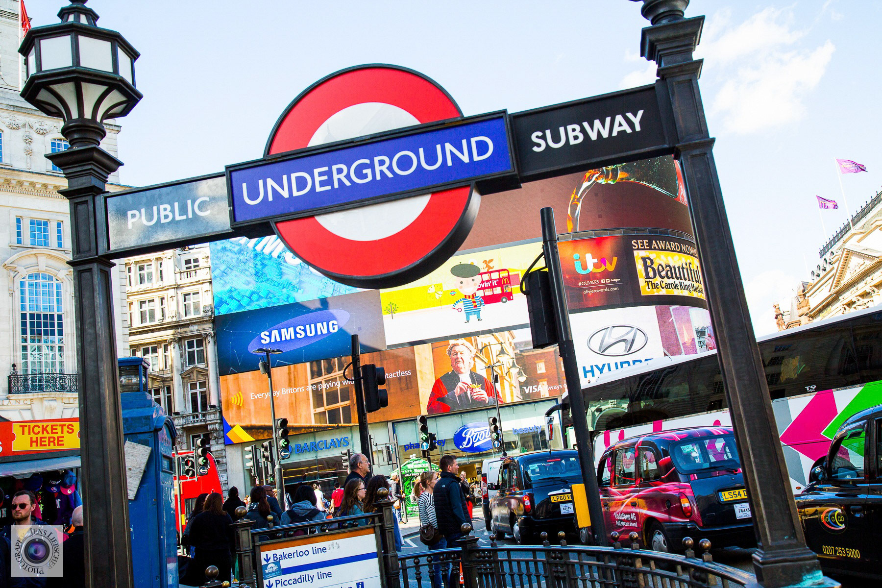 Piccadilly Circus in London (England)