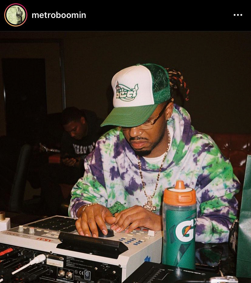 Metro Booming in On The Arm Cap