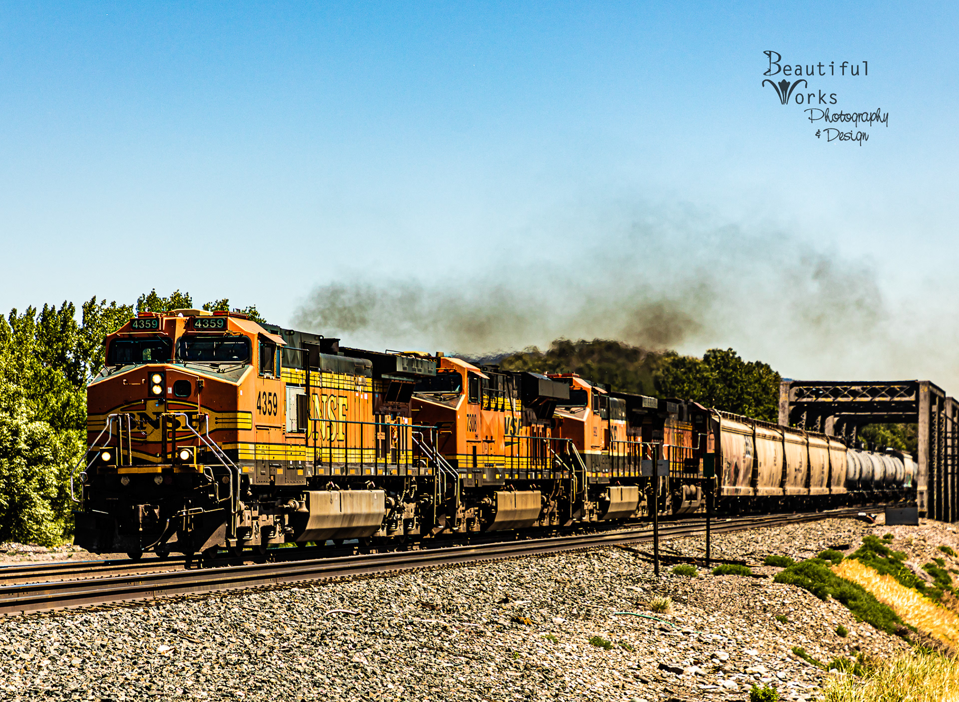 Burlington Northern Santa Fe as it heads west near Veteran's Bridge in Livingston 