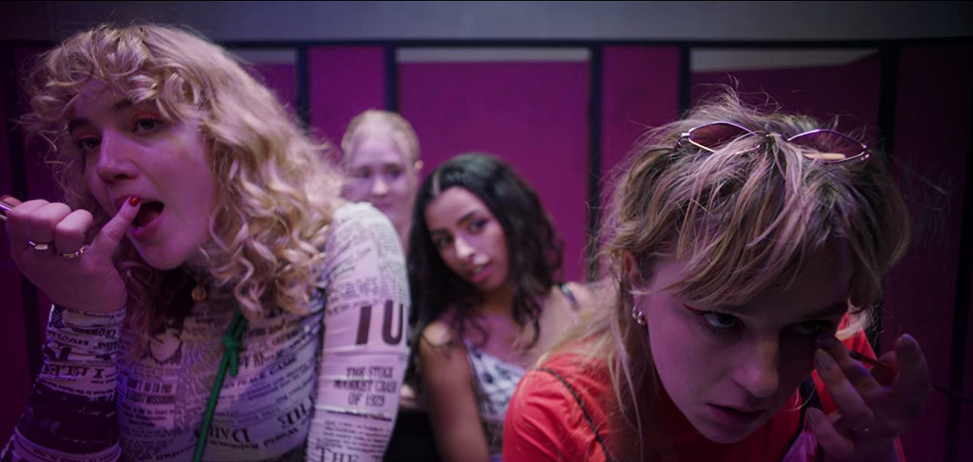 Camila Bejarano Wahlgren as Amanda, Klara Hodell Risberg as Jossan, Vivvi Laakko as Stina, and Tina Pour Davoy as Kim