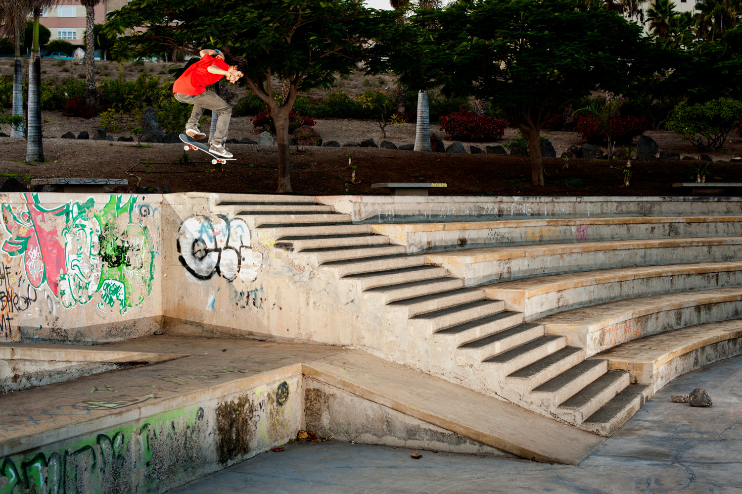 Advertisement for Converse Cons