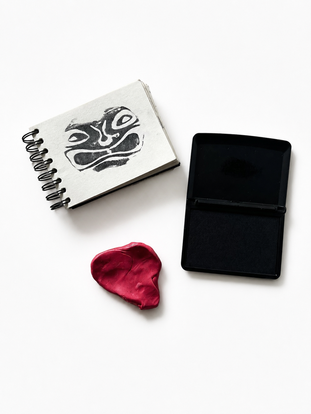 This is my way to transfer 3D textures to paper, with mould putty and a stamp pad