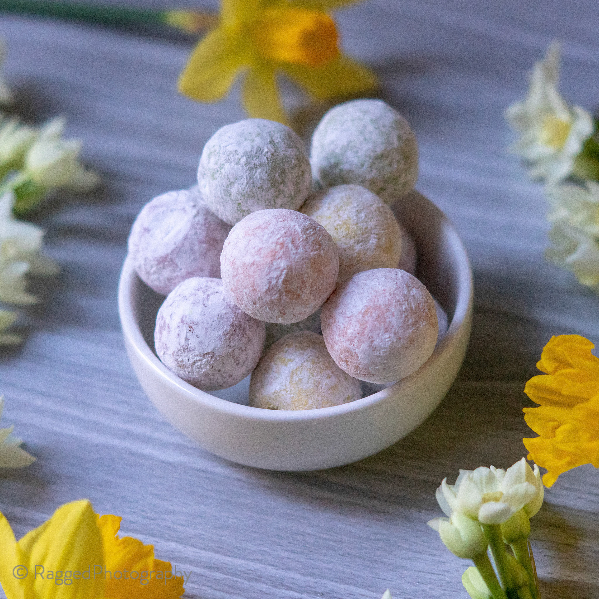Fruit caramels with flowers