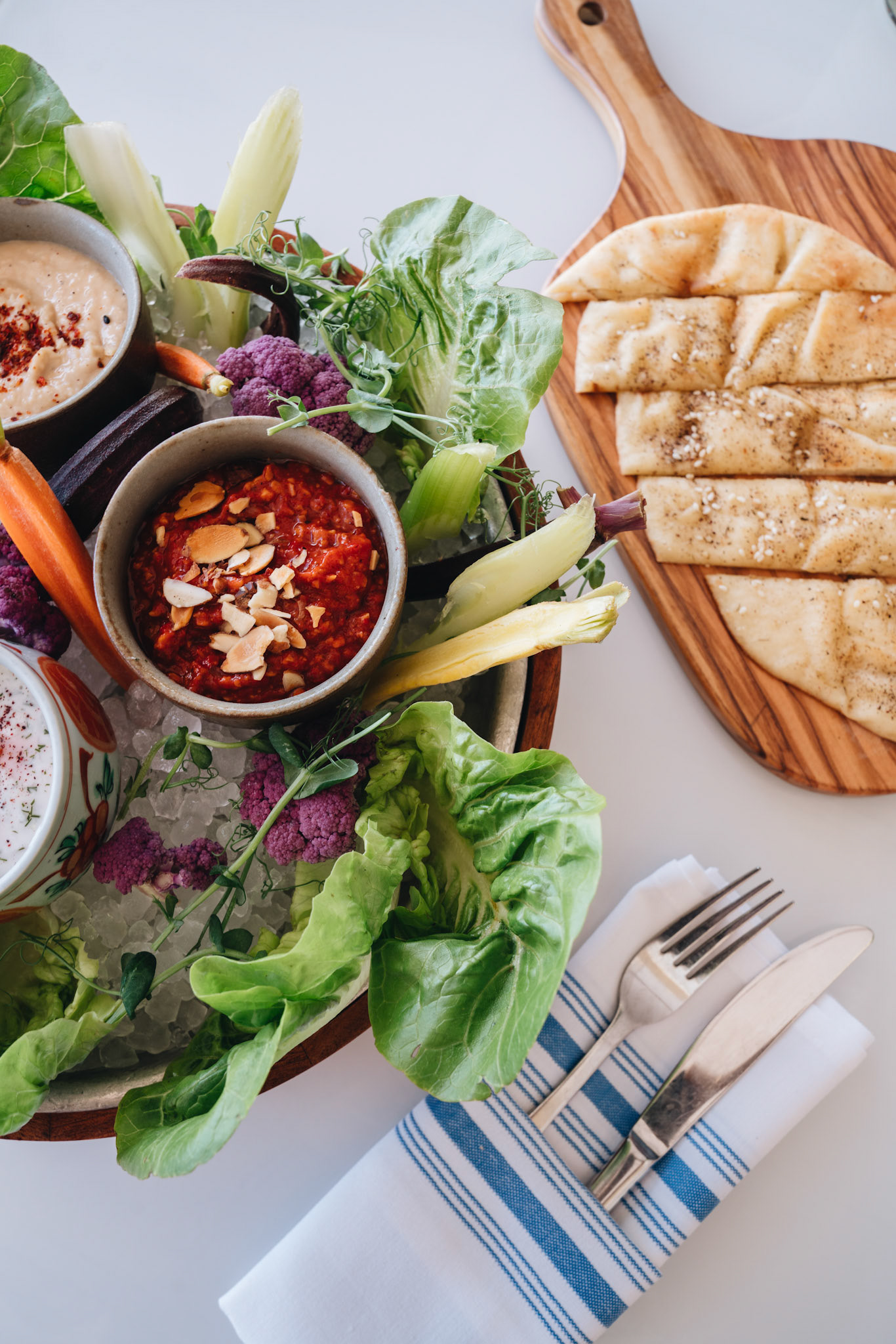 Vegetable Platter with Bread