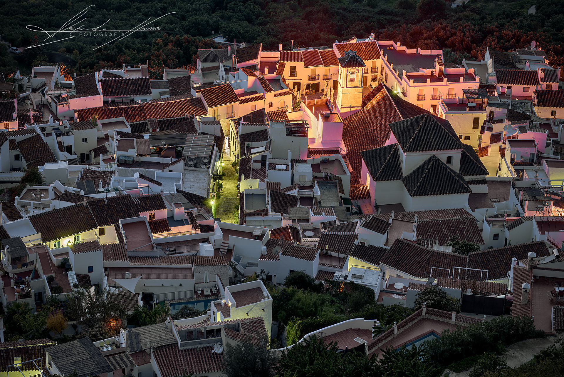 Plaza de la iglesia desde mirador de Lízar