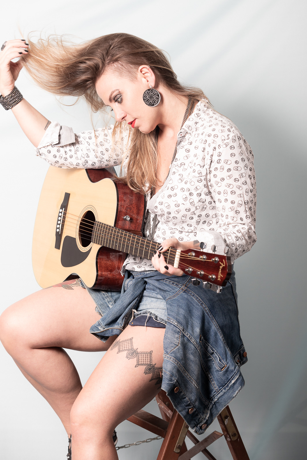 ANGEL SBERSE / SINGER