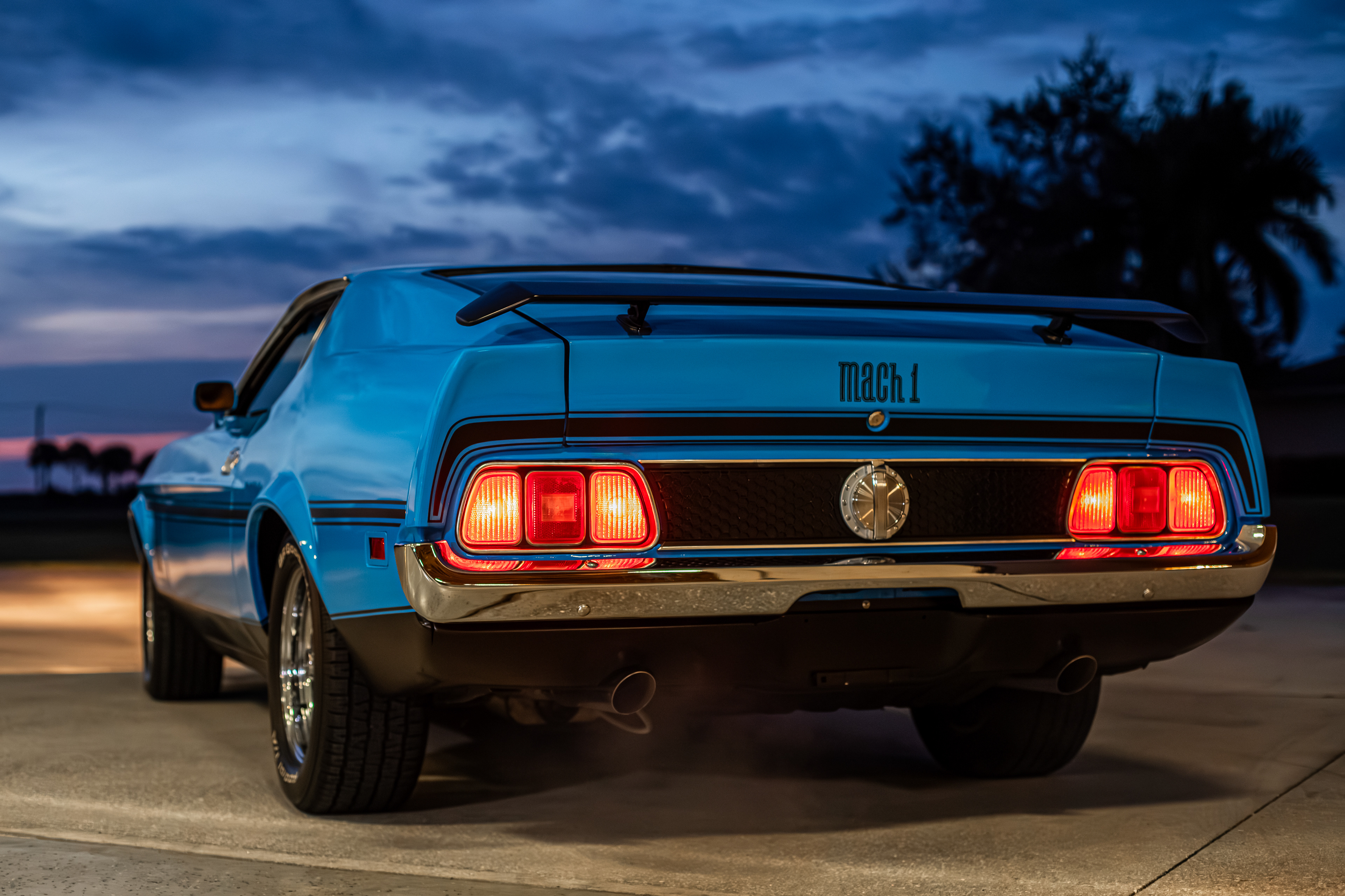 MUSTANG FASTBACK MACH-1