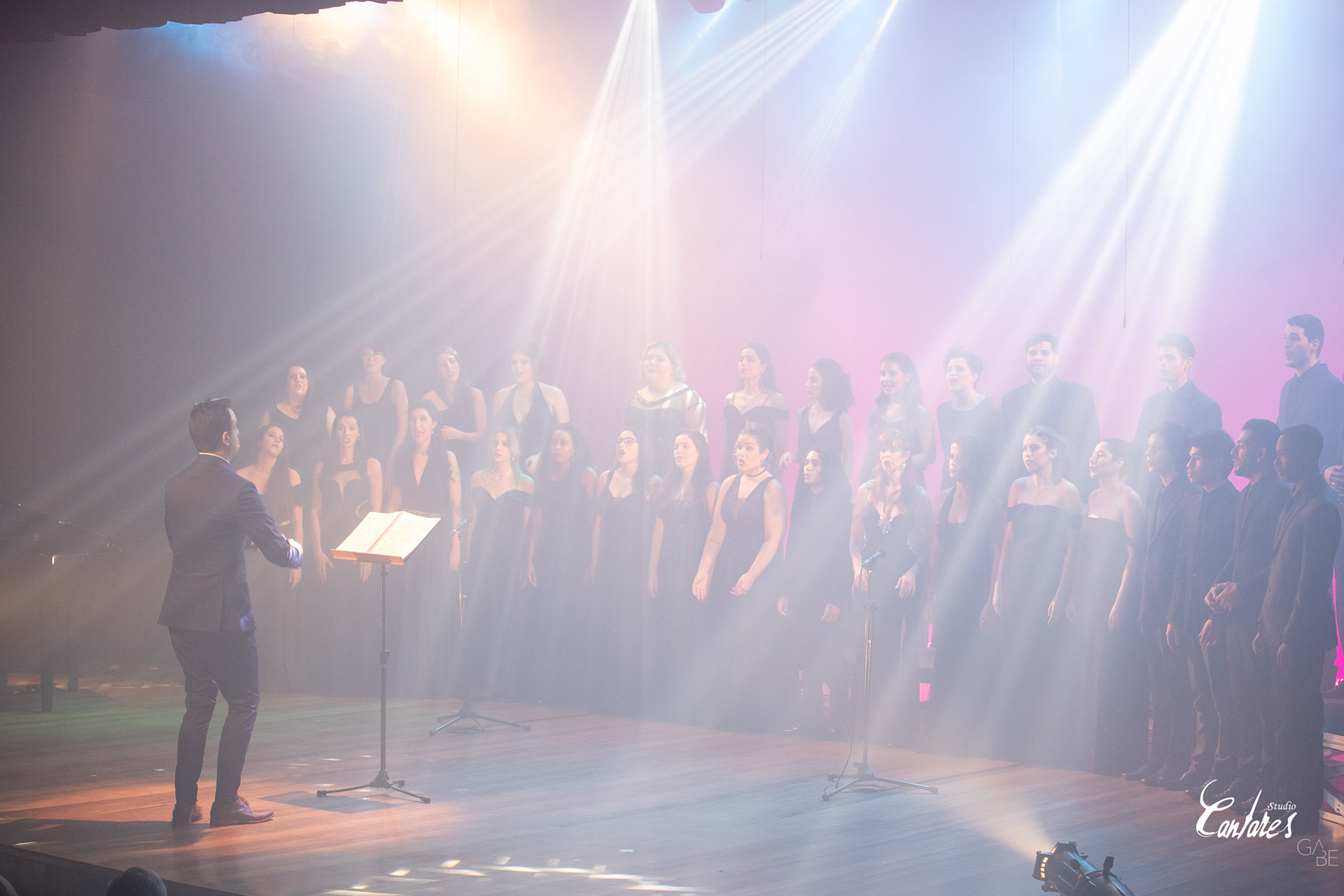 Studio Cantares - Italia Theatre - São Paulo