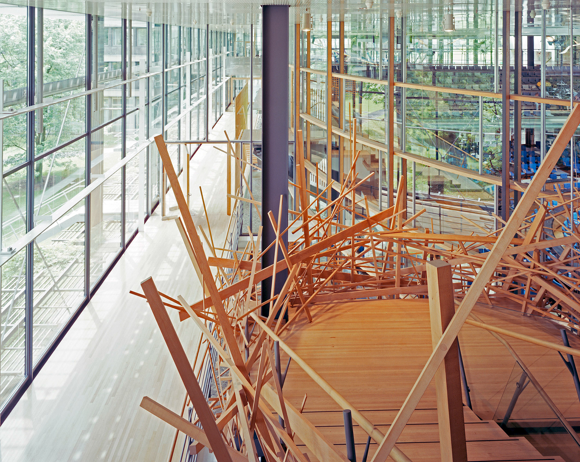 Neues Plenargebäude von Behnisch und Partner. Bundestag in Bonn Plenarsaal von innen rechter  Flügel am Plenarsaal. New plenary building by Behnisch and Partner. Bundestag in Bonn Plenary hall from the inside right wing of the plenary hall. 