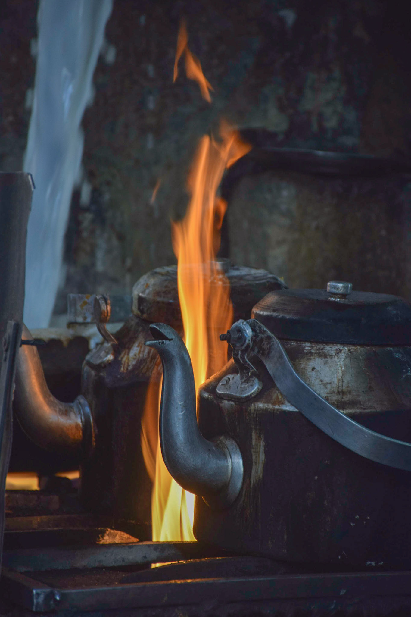 Milk-Tea making, Delhi, IND